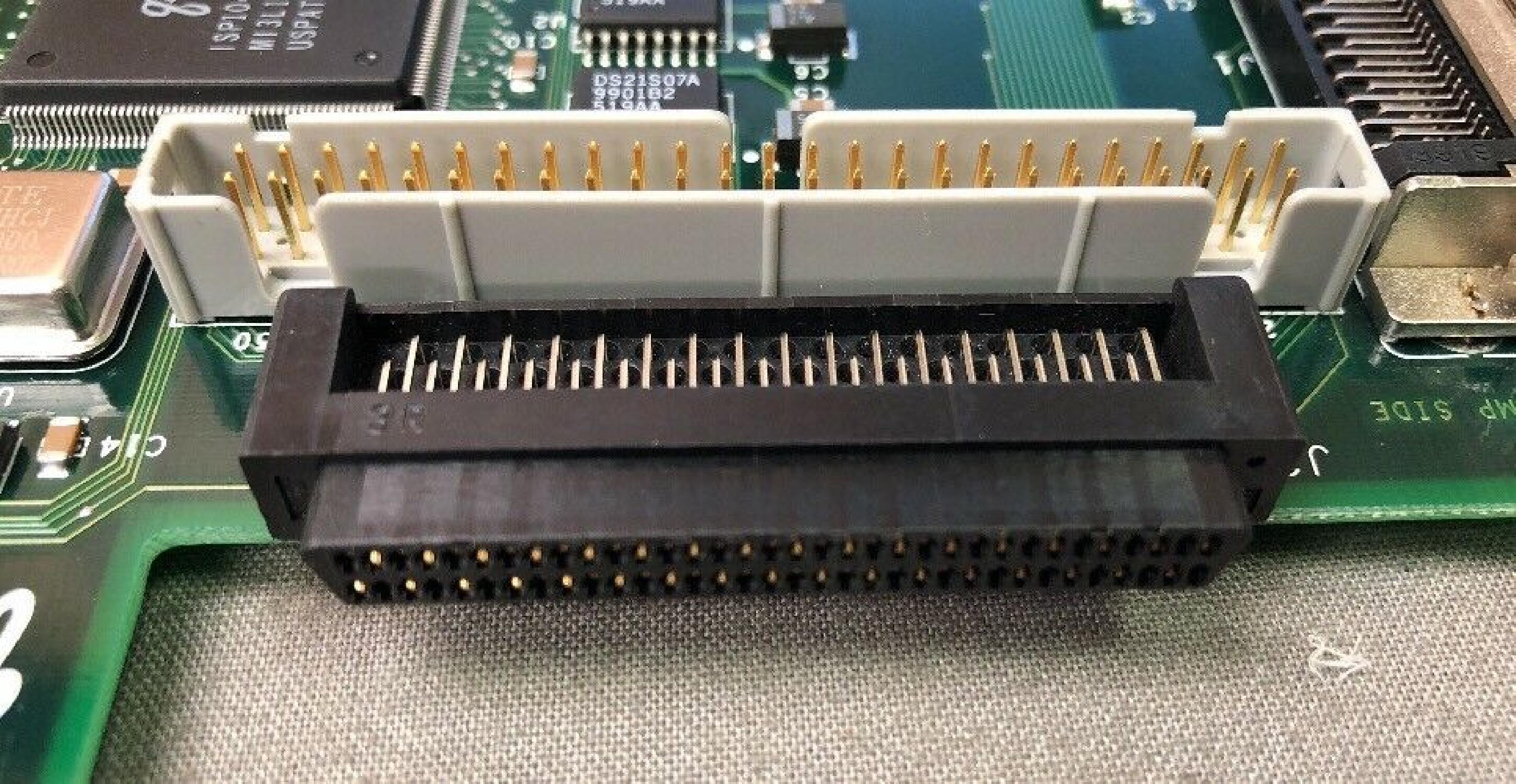 QLOGIC PC2010403-11-E SCSI CONTROLLER 68PIN AND 50PIN PCI ULTRA WIDE SE