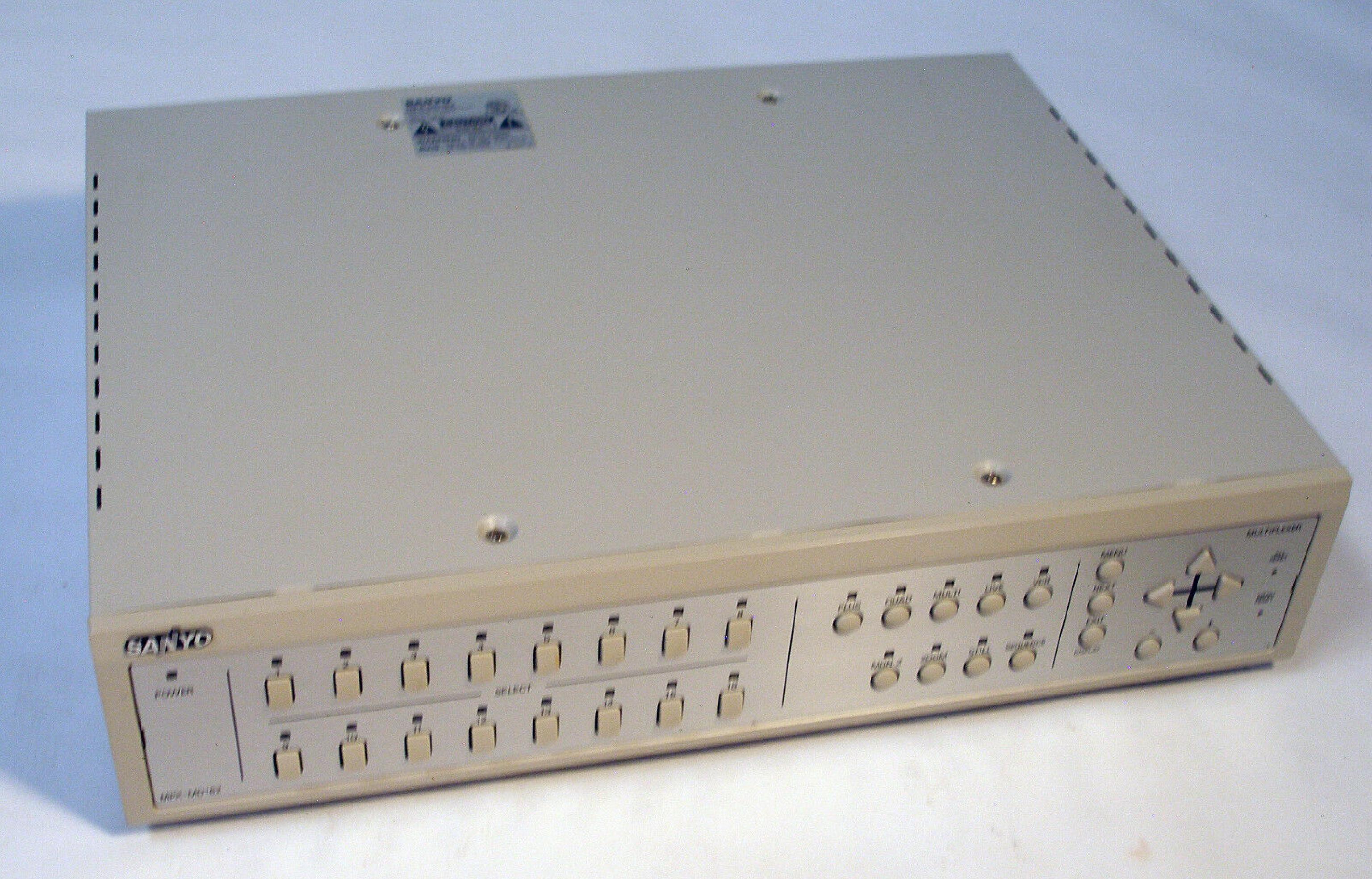 SANYO MPX-MD162 16-CHANNEL DUPLEX MULTIPLEXER SECURITY SYSTEM HUB/SWITCH