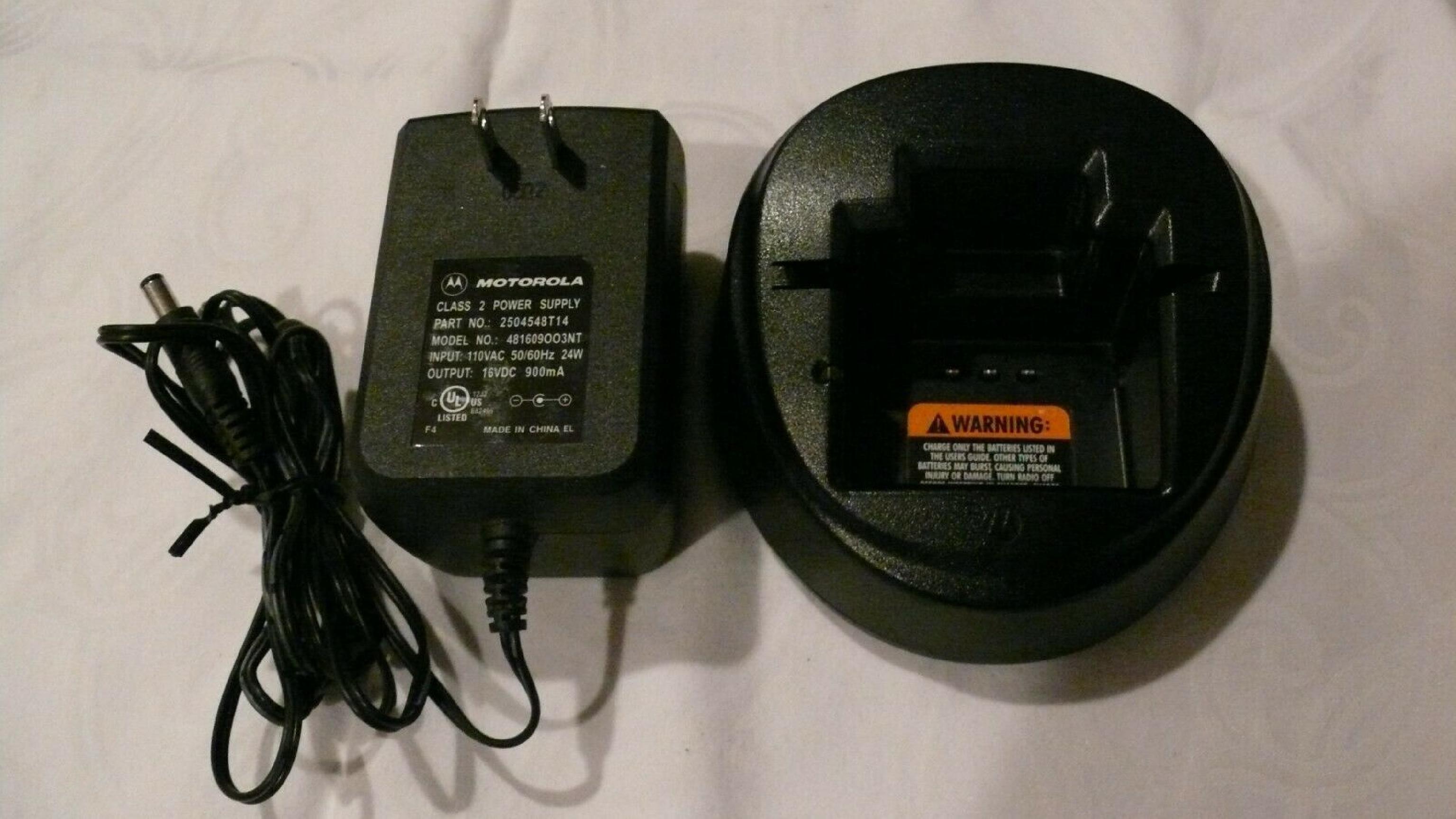 MOTOROLA 2504548T14 16V DC 900MA AC ADAPTER WITH BARREL CONNECTOR