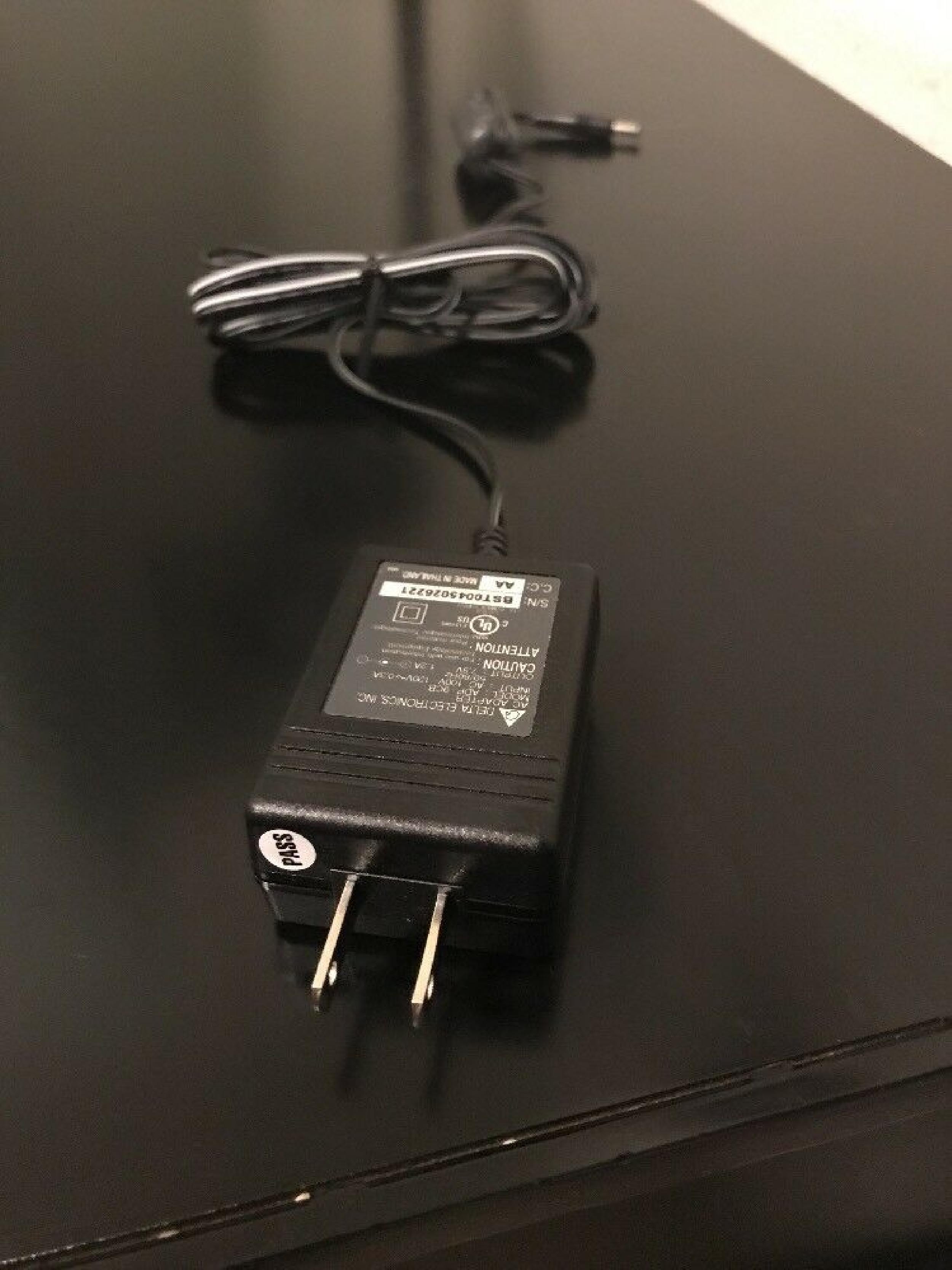 DELTA ELECTRONICS INC ADP-9CB 7.5V DC 1.2A AC ADAPTER WITH CONNECTOR