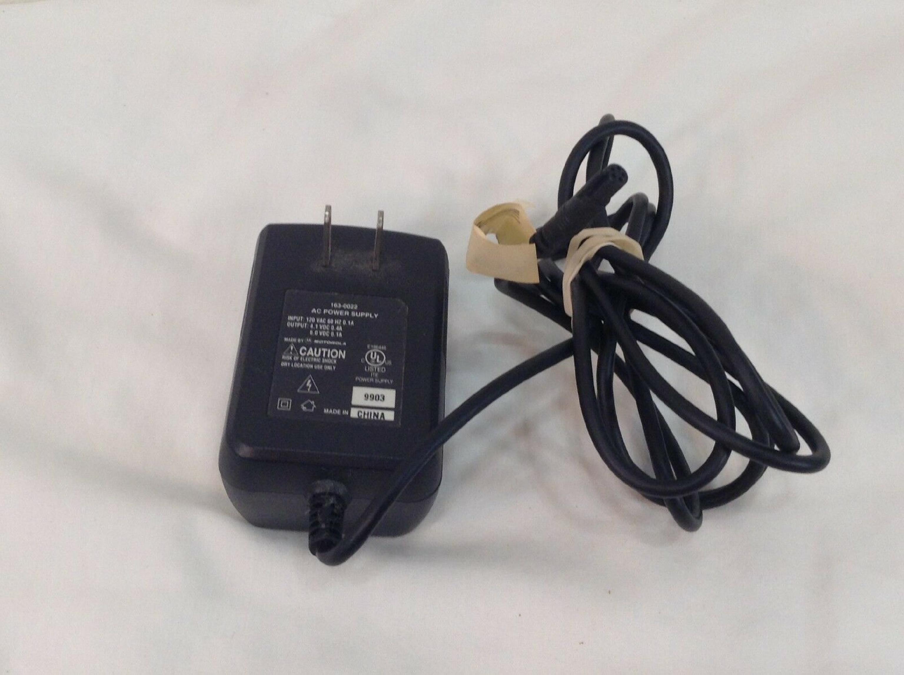 MOTOROLA 163-0022 4.1V DC 0.4A OR 6.0V 0.1A AC ADAPTER WITH 5PIN CONNECTOR 4.1VDC 0.4A, 6.0VDC 0.1A, 6FT CABLE 5 PIN FEMALE DIN, WALL STYLE