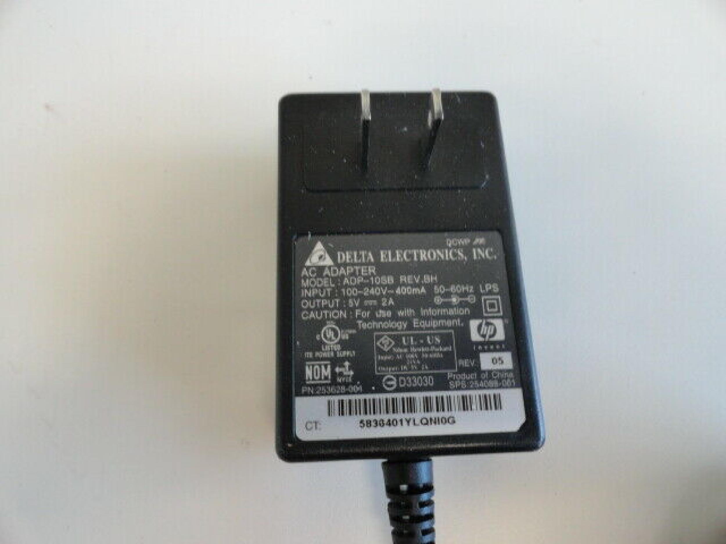DELTA ELECTRONICS INC ADP-10SB 5V DC 2000MA AC ADAPTER WITH BARREL CONNECTOR 2A