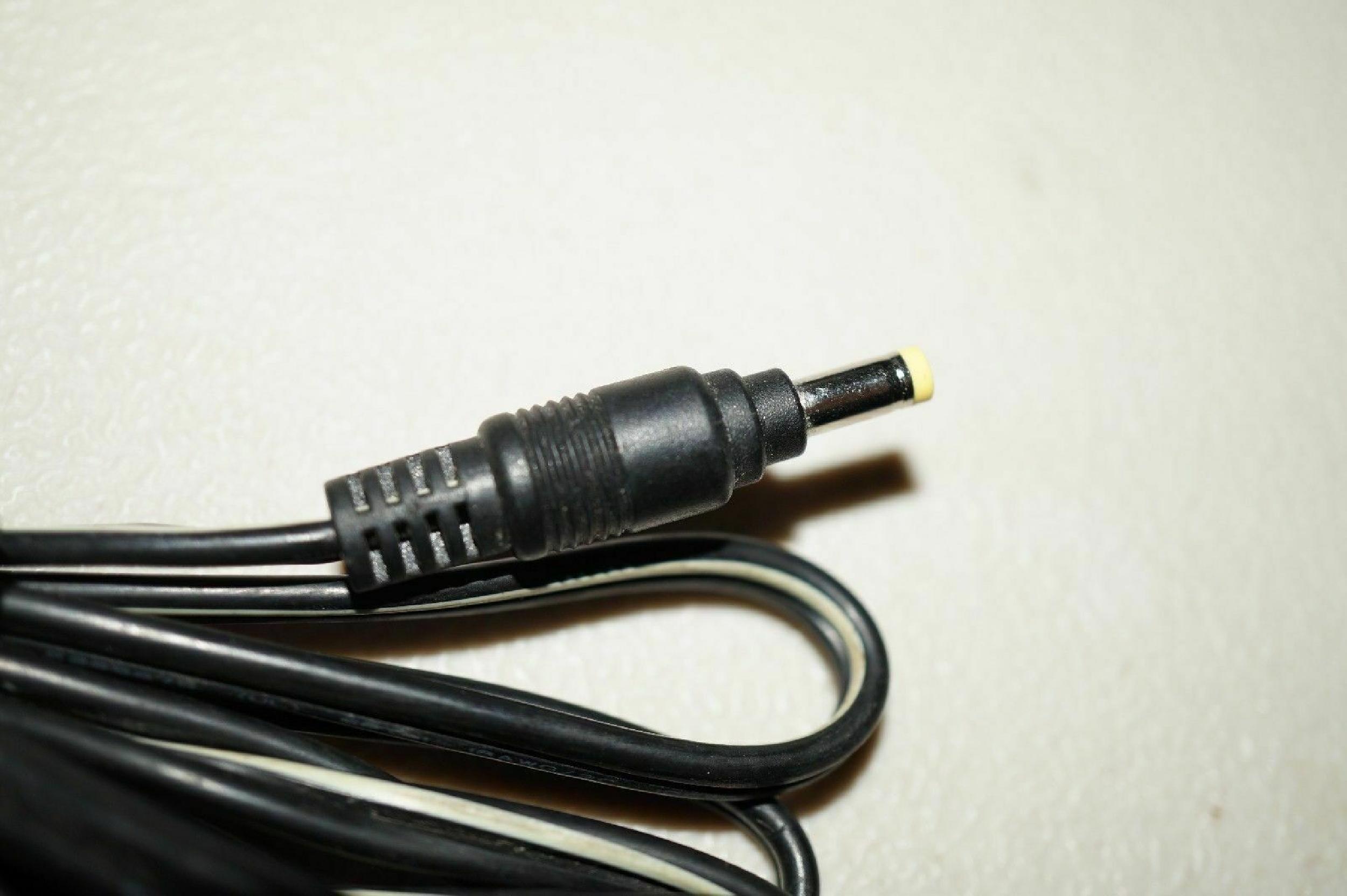 DELTA ELECTRONICS INC ADP-10SB 5V DC 2000MA AC ADAPTER WITH BARREL CONNECTOR 2A