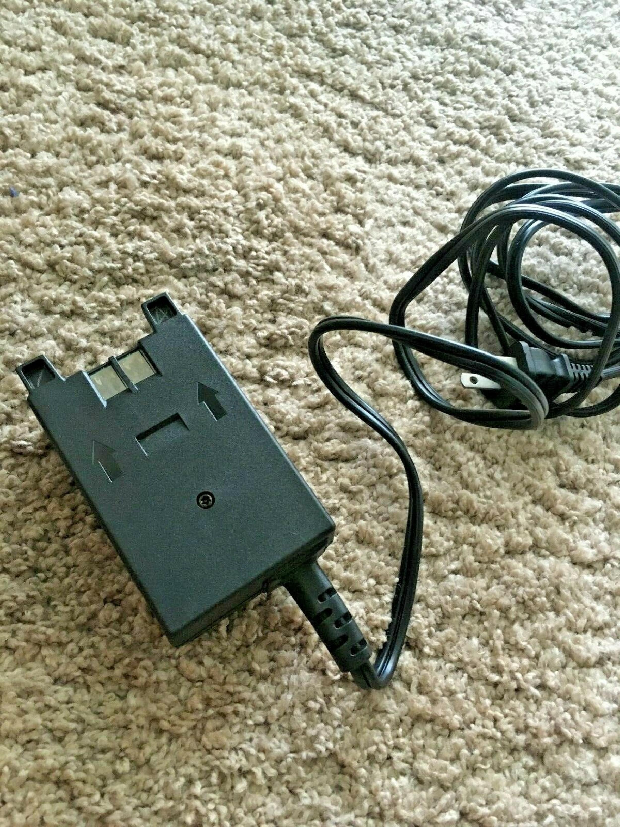 DELTA ELECTRONICS INC ADP-25FB 30V DC 0.83A AC ADAPTER WITH SLIDE IN CONNECTOR CUT WIRE