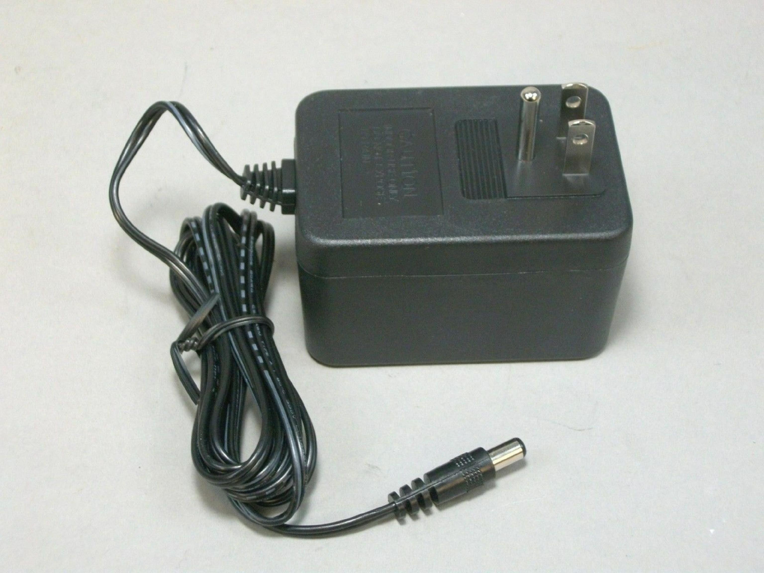 TOTAL POWER TP48-111ER 9V DC 0.55A AC ADAPTER WITH BARREL CONNECTOR