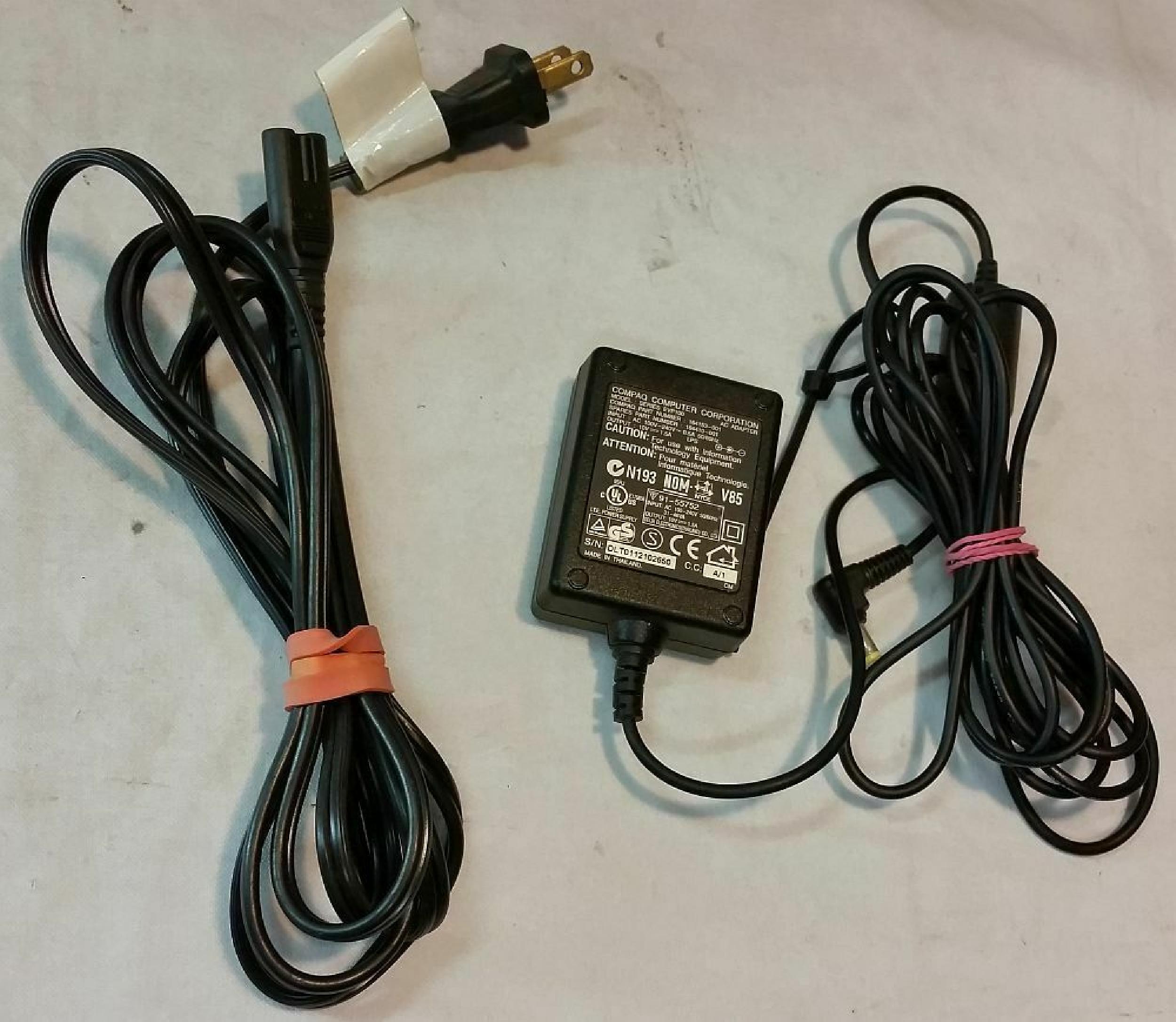 COMPAQ / HEWLETT PACKARD / HP 164153-001 10V DC 1.5A AC ADAPTER WITH BARREL CONNECTOR 10VDC 1500MA, 6FT CABLE CONNECTOR, OD:4.8MM, ID:1.6MM, DESKTOP STYLE, NEGATIVE POLE OUTSIDE