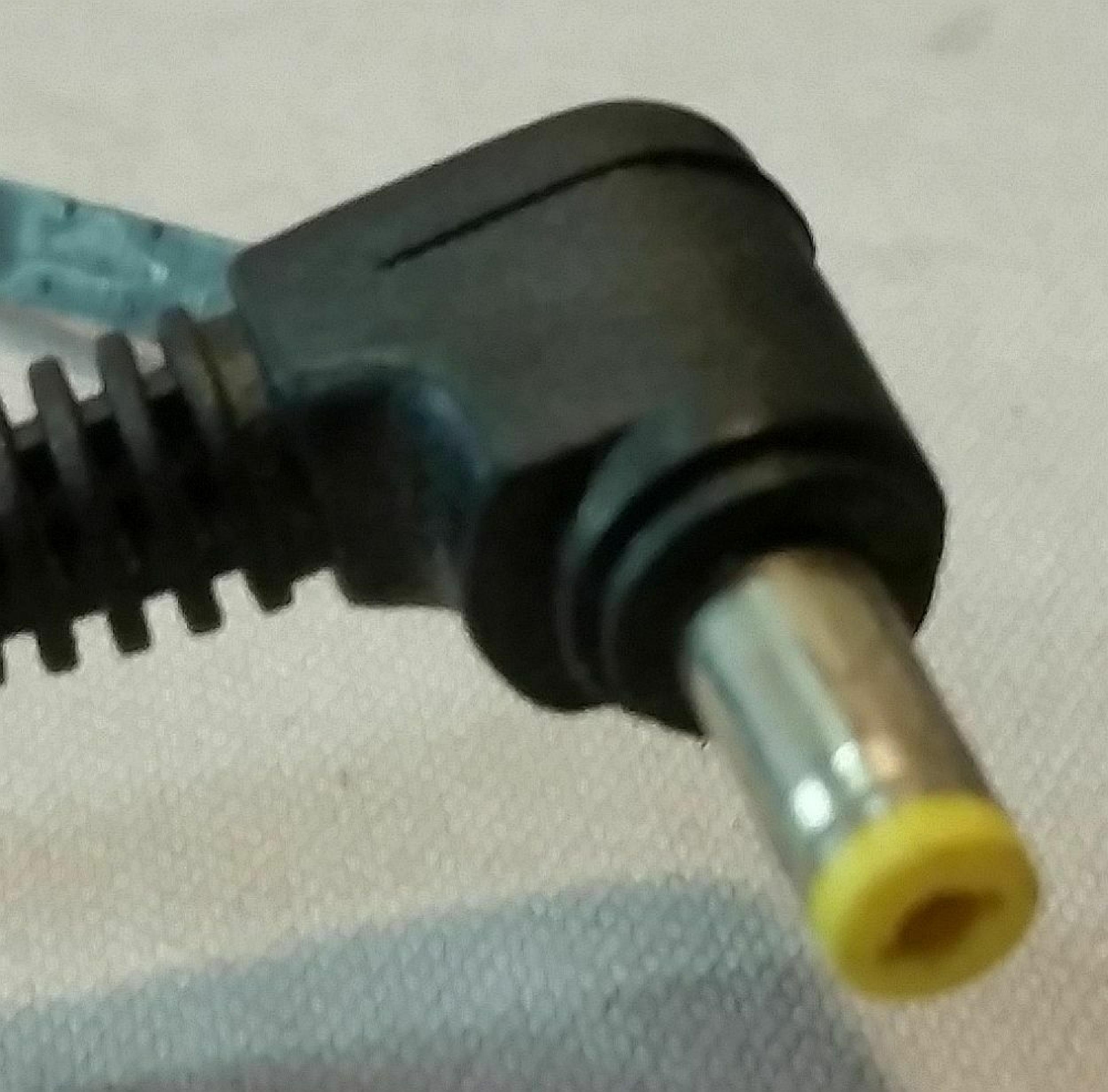 COMPAQ / HEWLETT PACKARD / HP 164153-001 10V DC 1.5A AC ADAPTER WITH BARREL CONNECTOR 10VDC 1500MA, 6FT CABLE CONNECTOR, OD:4.8MM, ID:1.6MM, DESKTOP STYLE, NEGATIVE POLE OUTSIDE