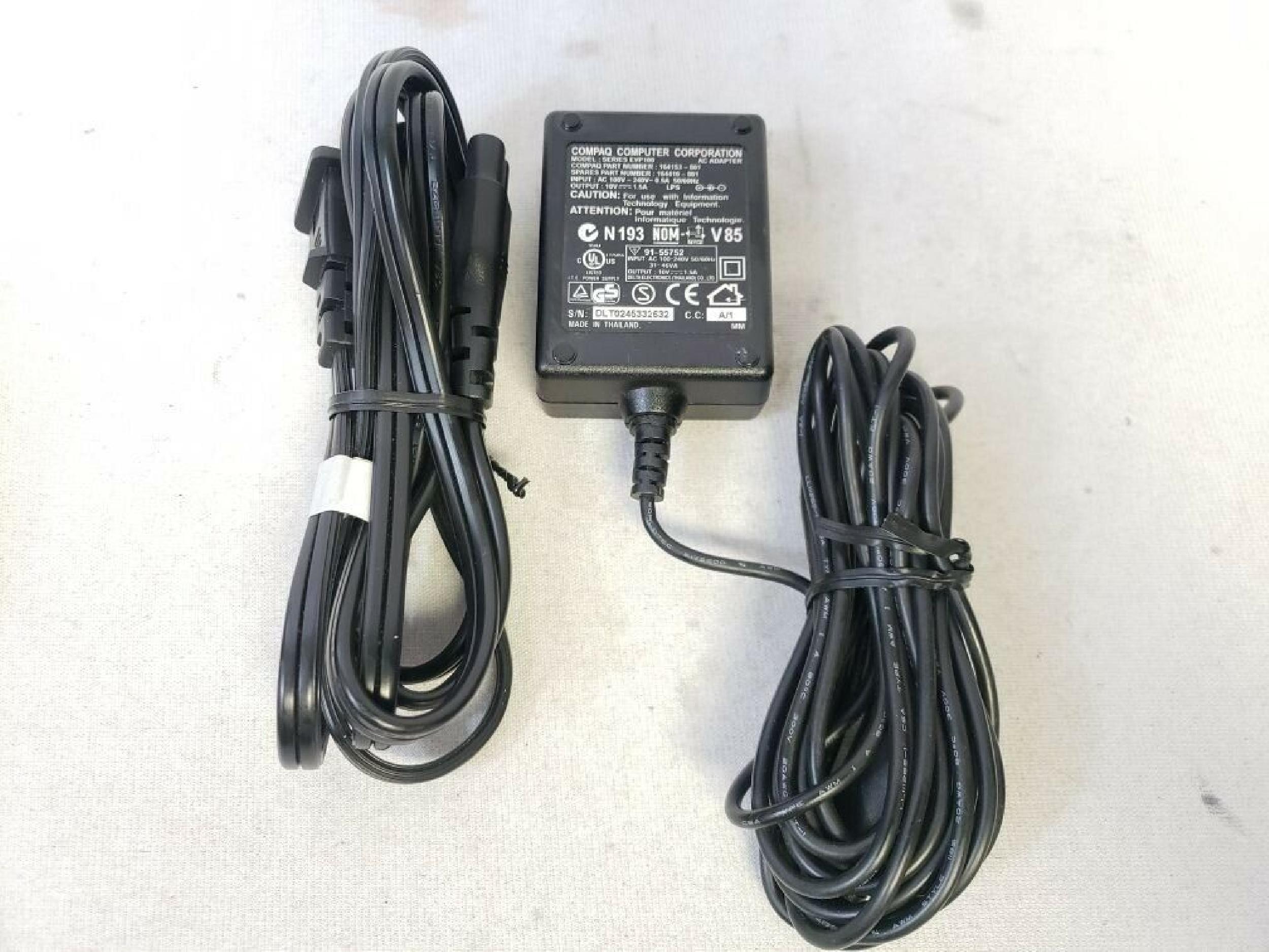 COMPAQ / HEWLETT PACKARD / HP 164153-001 10V DC 1.5A AC ADAPTER WITH BARREL CONNECTOR 10VDC 1500MA, 6FT CABLE CONNECTOR, OD:4.8MM, ID:1.6MM, DESKTOP STYLE, NEGATIVE POLE OUTSIDE
