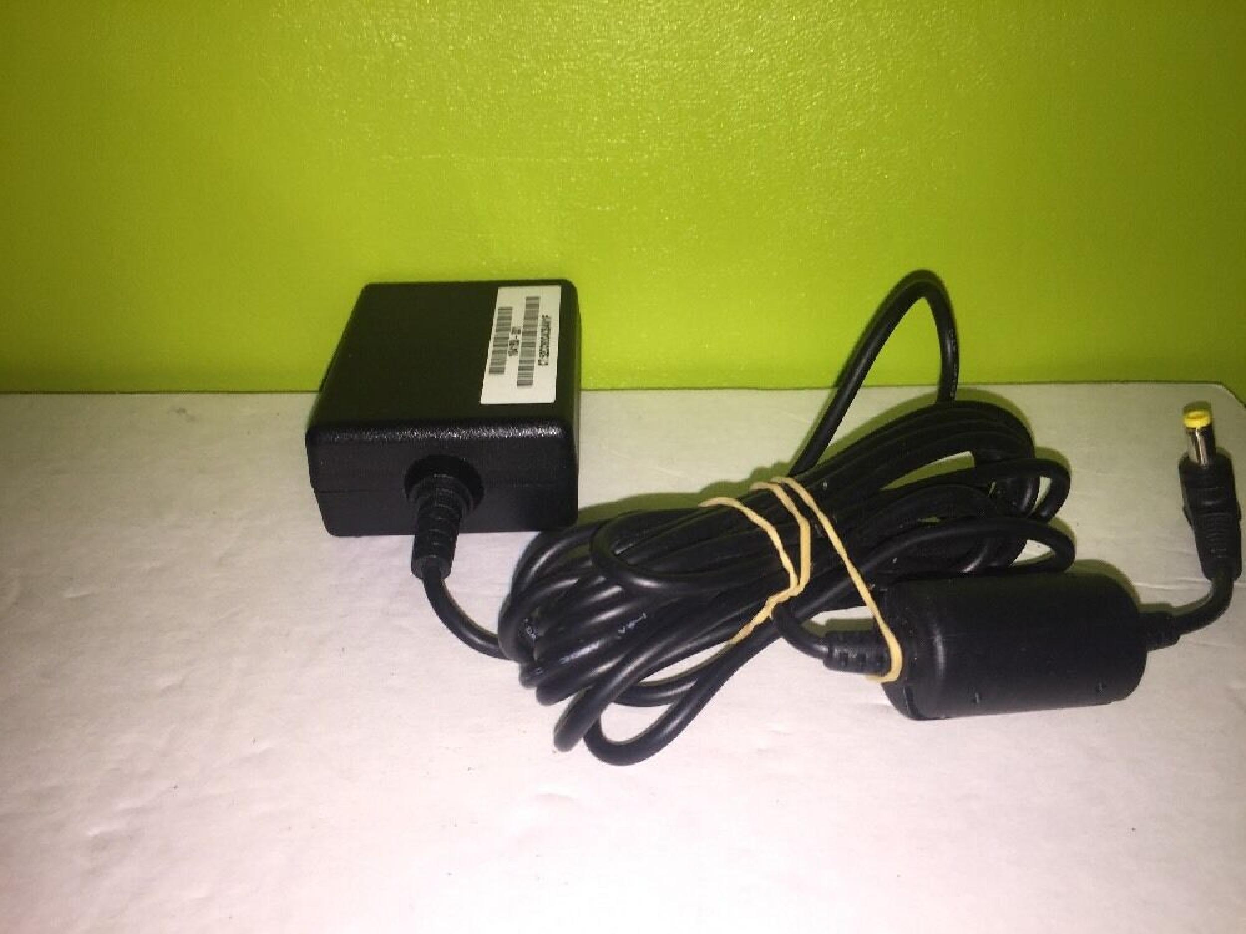 COMPAQ / HEWLETT PACKARD / HP 164410-001 10V DC 1.5A AC ADAPTER WITH BARREL CONNECTOR
