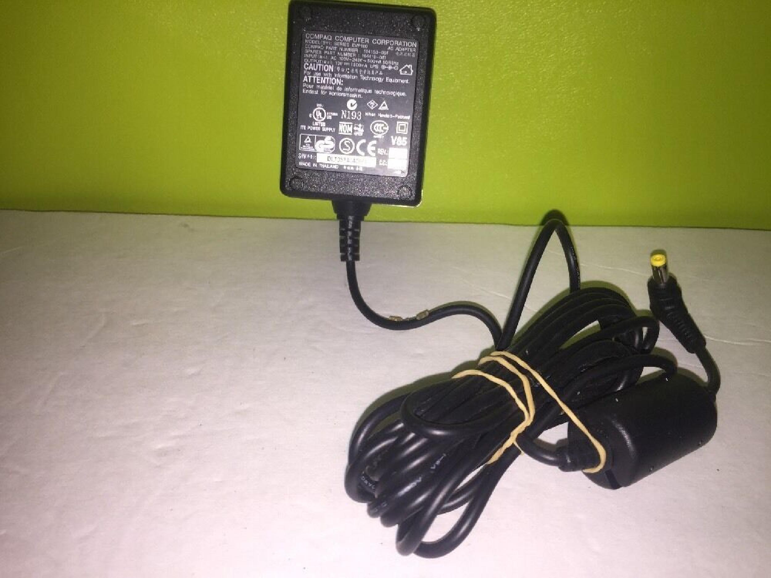 COMPAQ / HEWLETT PACKARD / HP 164410-001 10V DC 1.5A AC ADAPTER WITH BARREL CONNECTOR