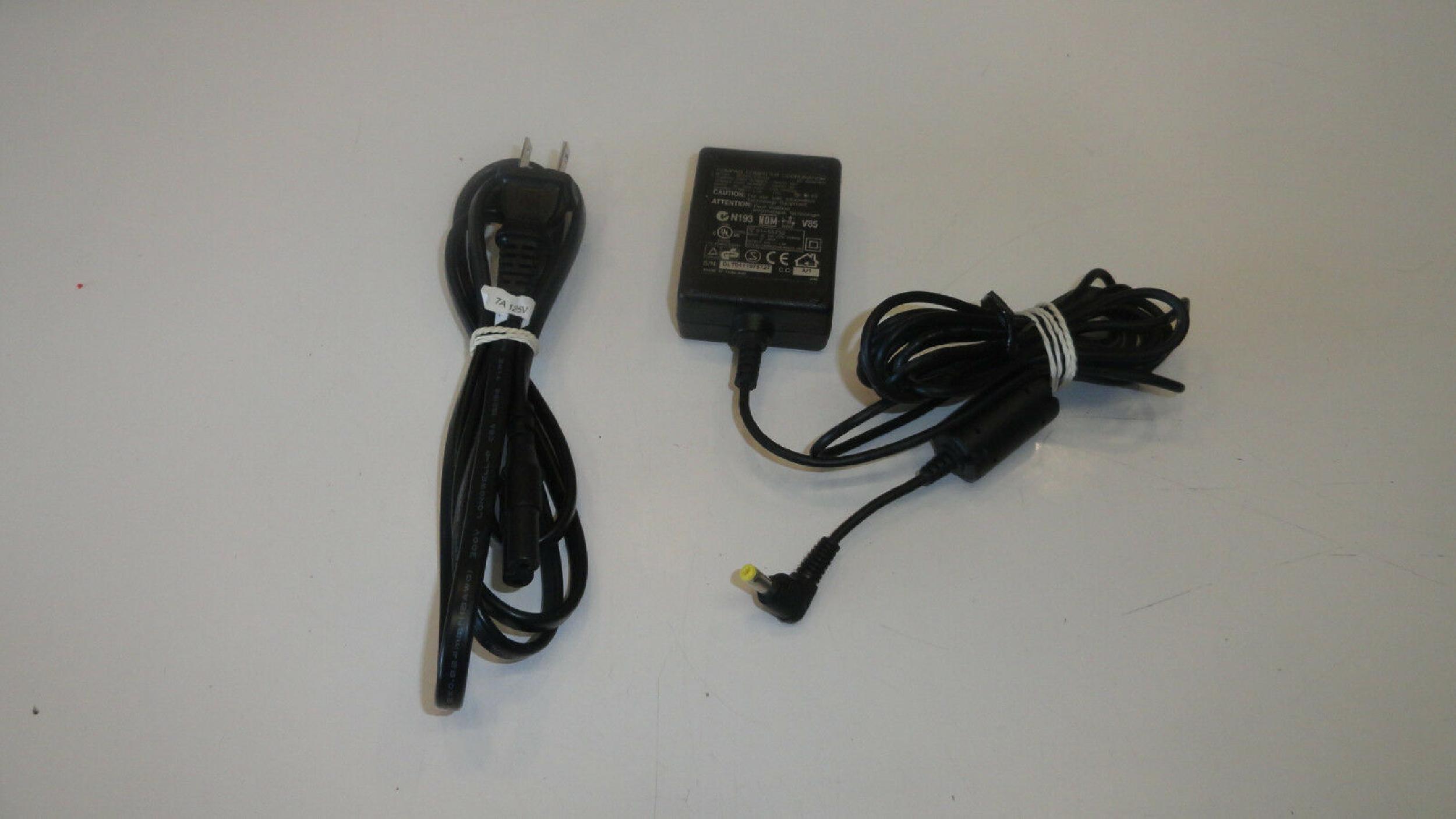 COMPAQ / HEWLETT PACKARD / HP 164410-001 10V DC 1.5A AC ADAPTER WITH BARREL CONNECTOR
