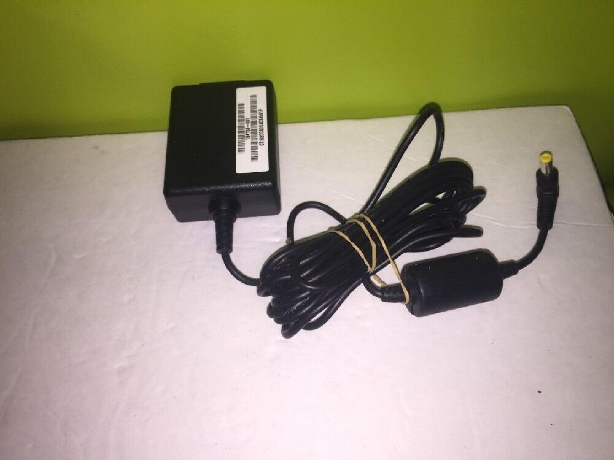 COMPAQ / HEWLETT PACKARD / HP 164410-001 10V DC 1.5A AC ADAPTER WITH BARREL CONNECTOR