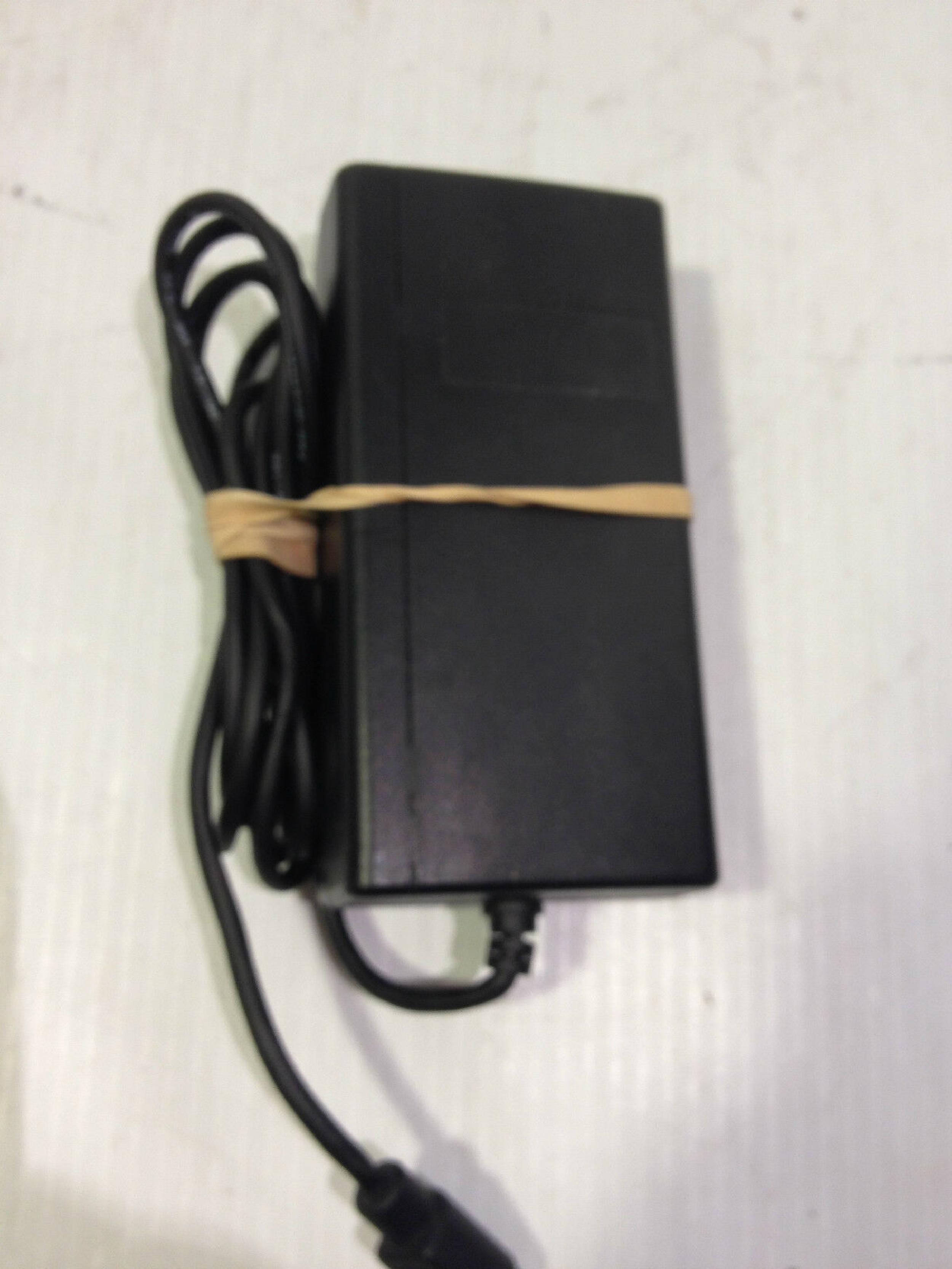 DELTA ELECTRONICS INC ADP-30KB 12V DC 2.5A AC ADAPTER WITH 5 PIN CONNECTOR