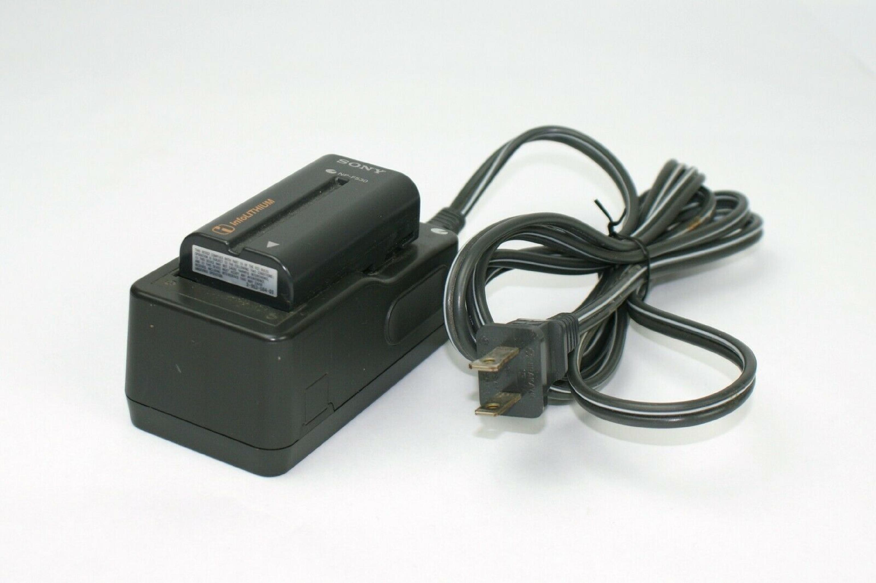 SONY BC-V615 8.4V DC 0.6A AC ADAPTER AND BATTERY CHARGER .6A