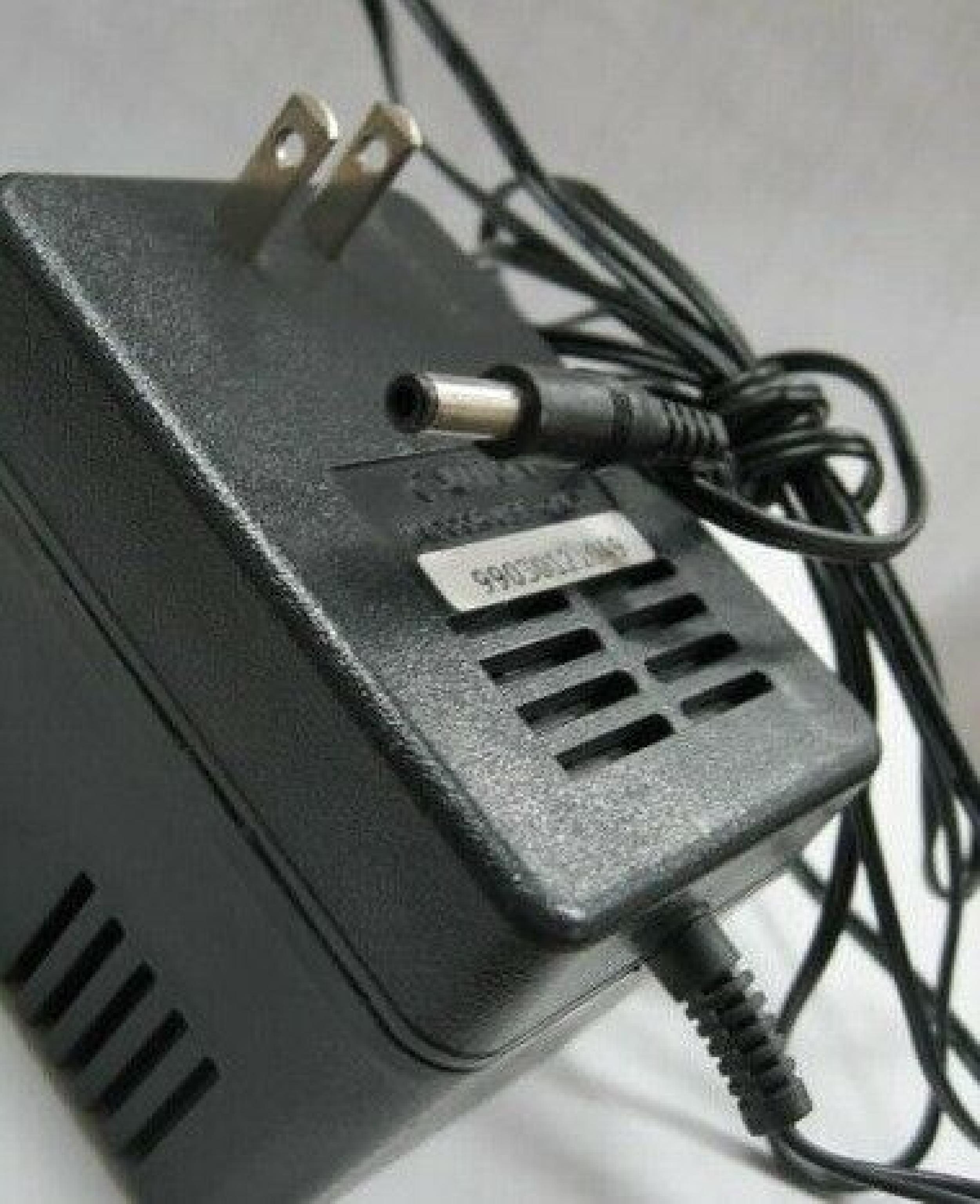 GENERIC YK-30050U CUT WIRE 30V DC 500MA AC ADAPTER