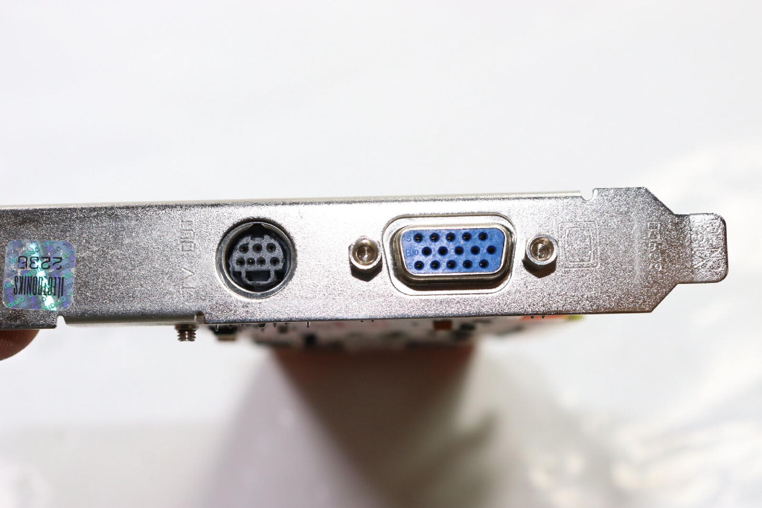 ATI 353048-002 RADEON X300 128MB PCI-E VIDEO CARD WITH VGA AND TV-OUT PORTS