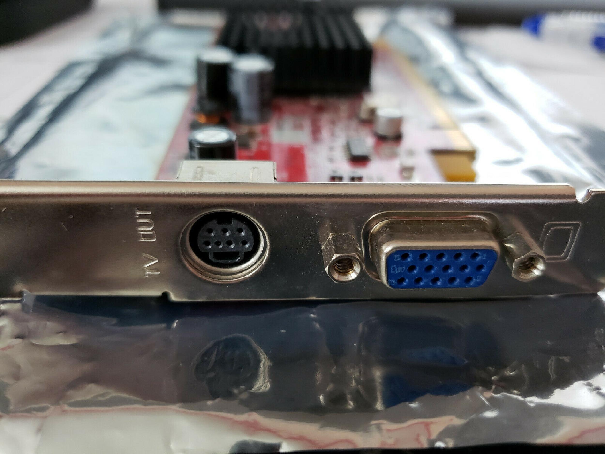 ATI 361267-001 RADEON X300 128MB PCI-E VIDEO CARD WITH VGA AND TV-OUT PORTS