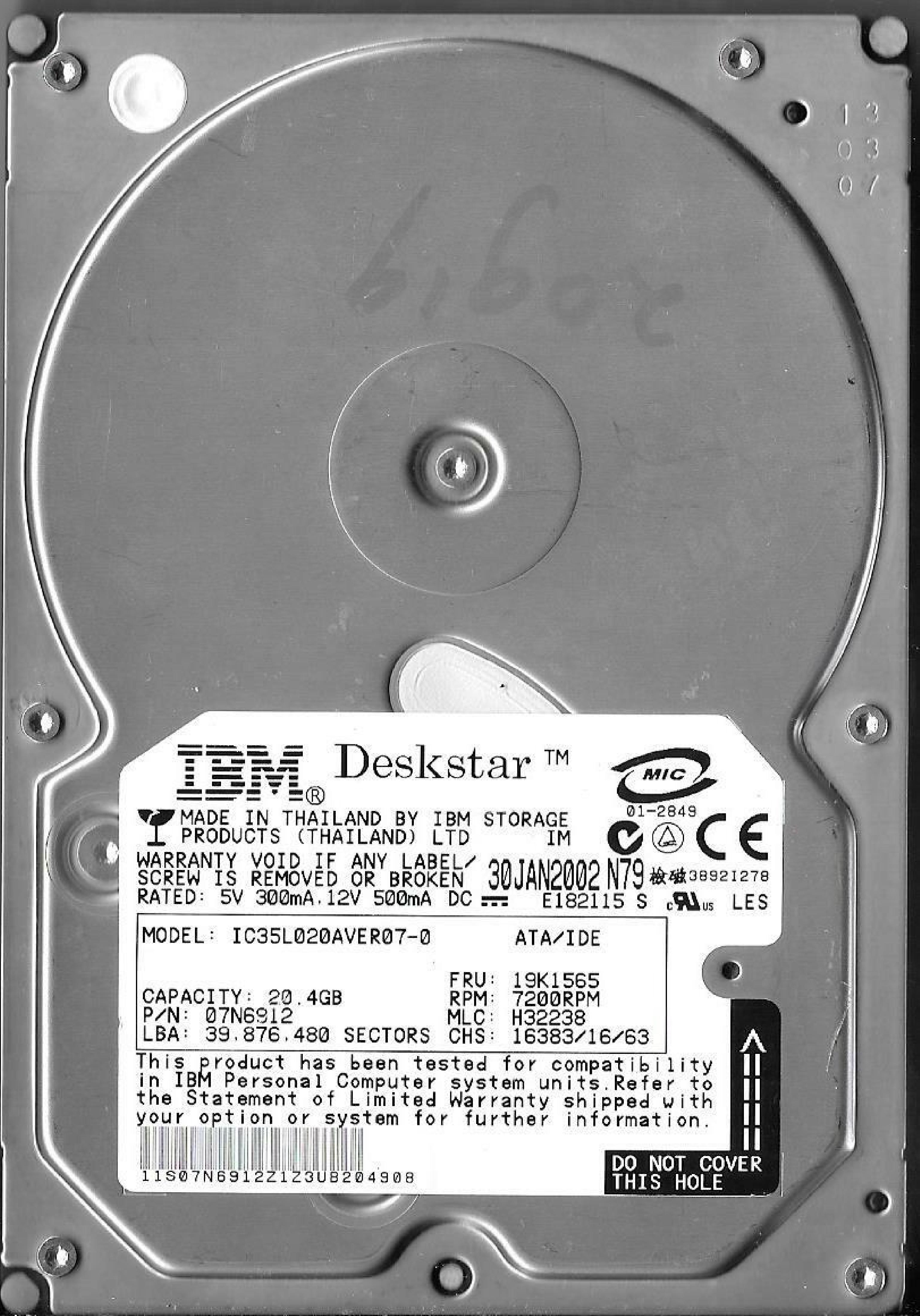 IBM / HITACHI / IBM IC35L020AVER07-0 DESKSTAR 20GB AT 3.5 INCH HARD DRIVE IDE AUG-2001 MLC H32368 LBA 39.102.336 JAN-2002 40.188.960 F/W A45A H32238 DATE SEP-2001 OCT-2001 N79 20.5GB HD FEB-2002