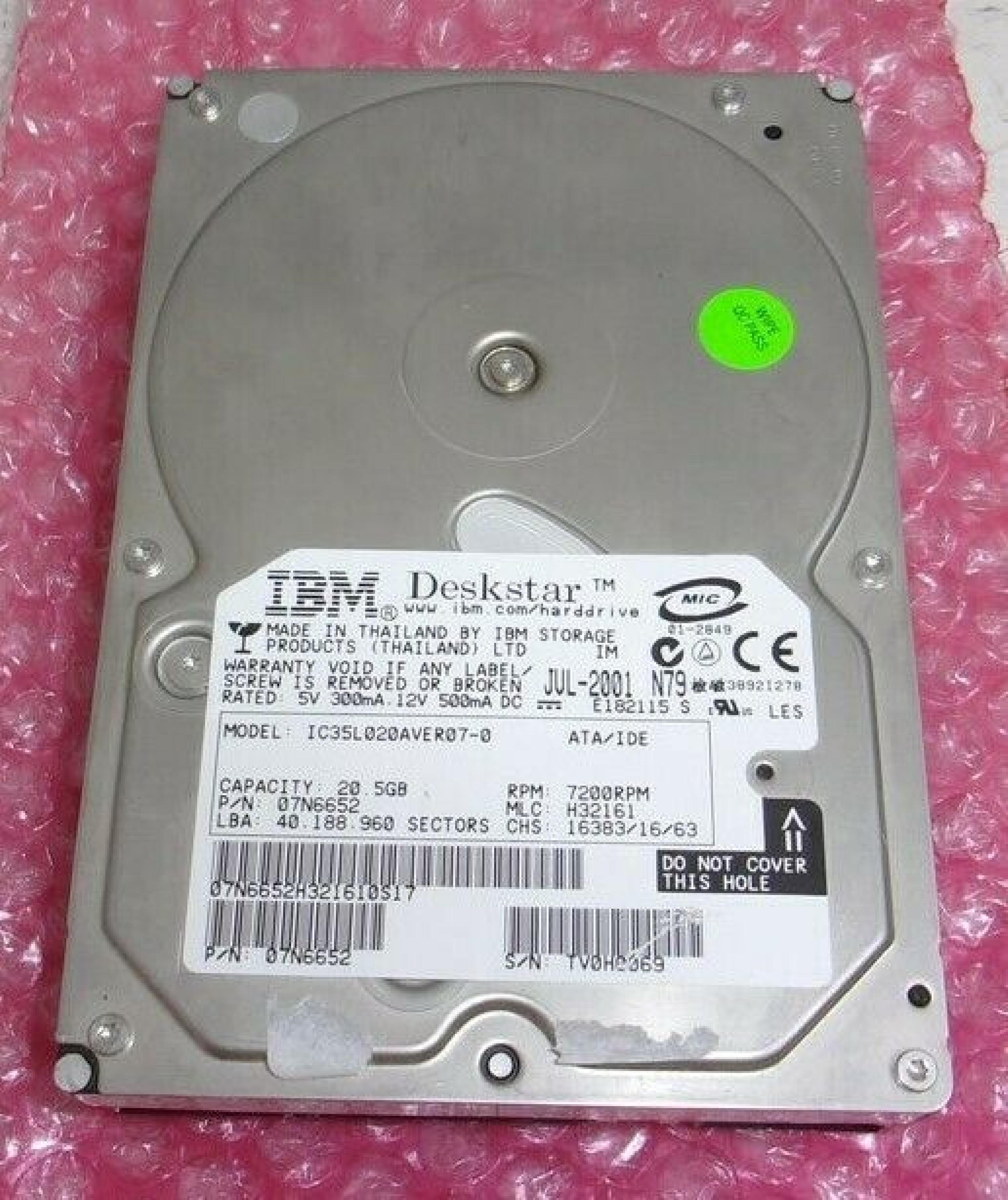 IBM / HITACHI / IBM IC35L020AVER07-0 DESKSTAR 20GB AT 3.5 INCH HARD DRIVE IDE AUG-2001 MLC H32368 LBA 39.102.336 JAN-2002 40.188.960 F/W A45A H32238 DATE SEP-2001 OCT-2001 N79 20.5GB HD FEB-2002