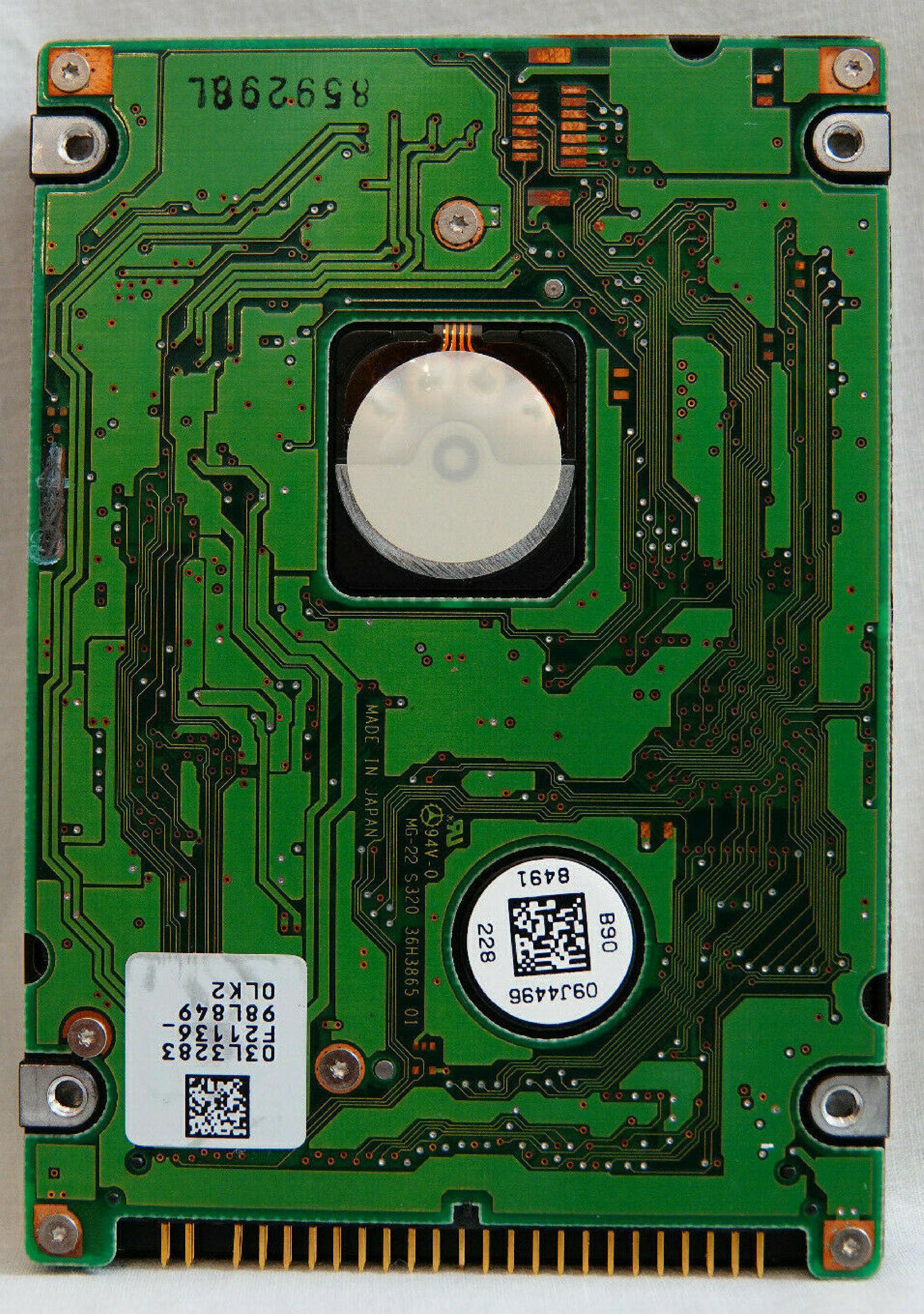 IBM DYLA-28100 TRAVELSTAR 8.19GB 4900RPM AT 2.5 INCH HARD DRIVE