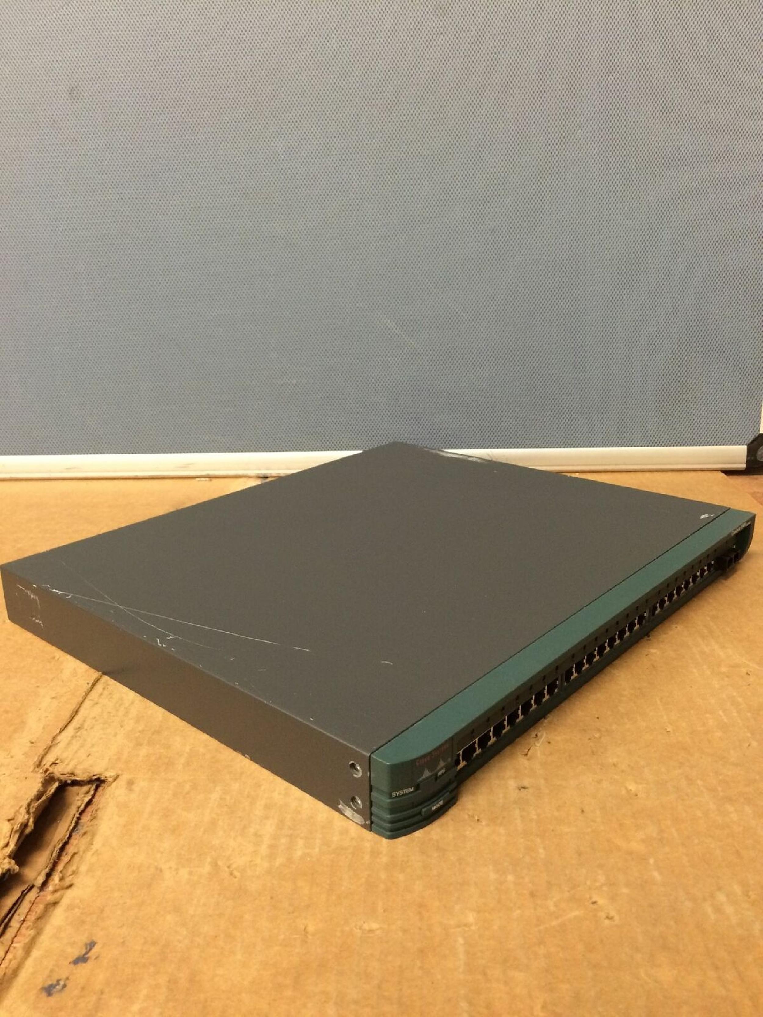 CISCO SYSTEMS CATALYST 1900 CATALYST 1900 24 PORT 10BT 2X 100BTX ETHERNET SWITCH DC POWER 24-PORT 10BASET / 100BASETX