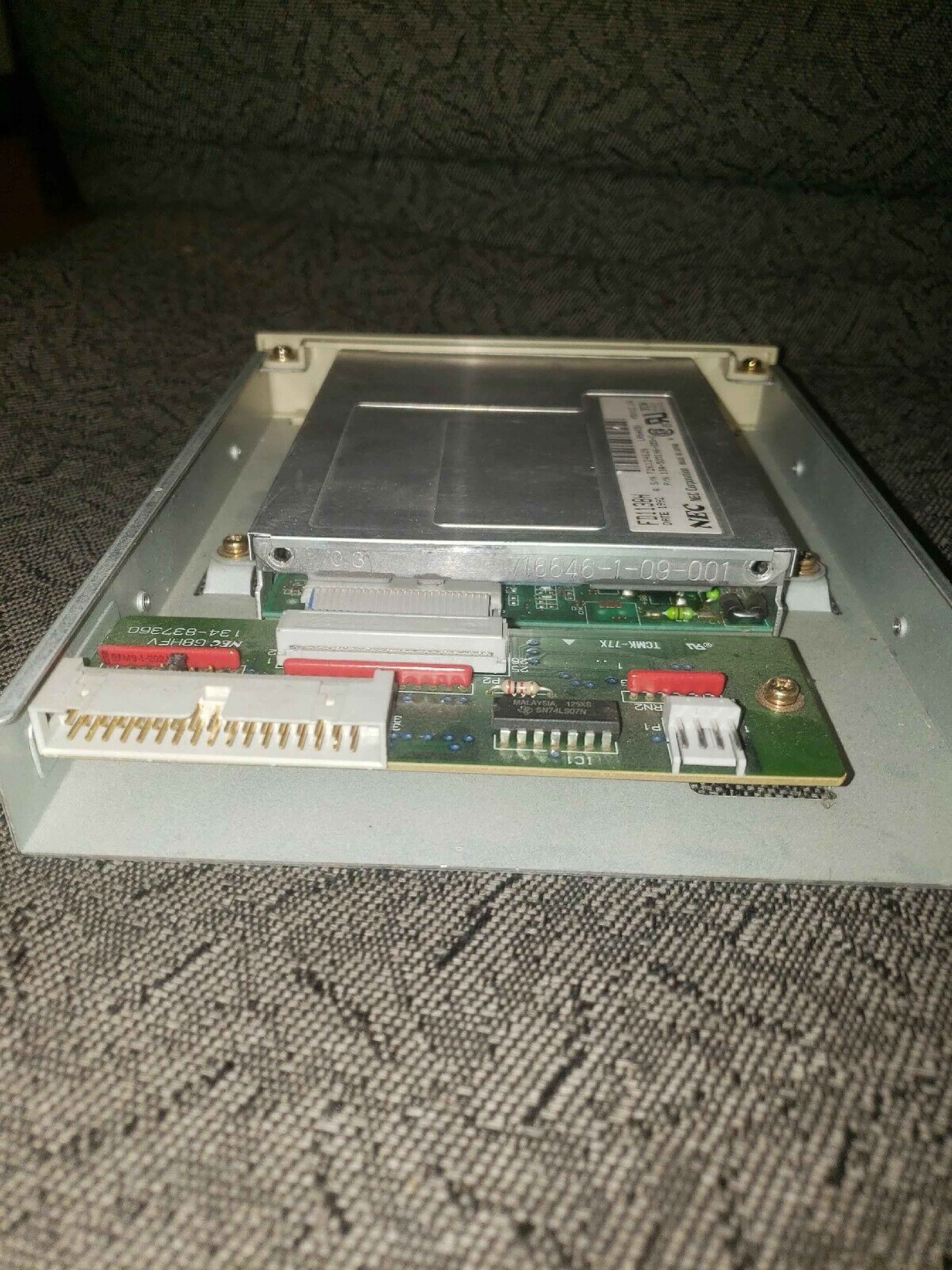 NEC FD1138H 3.5 INCH FLOPPY DRIVE 34 PIN NO BEZEL