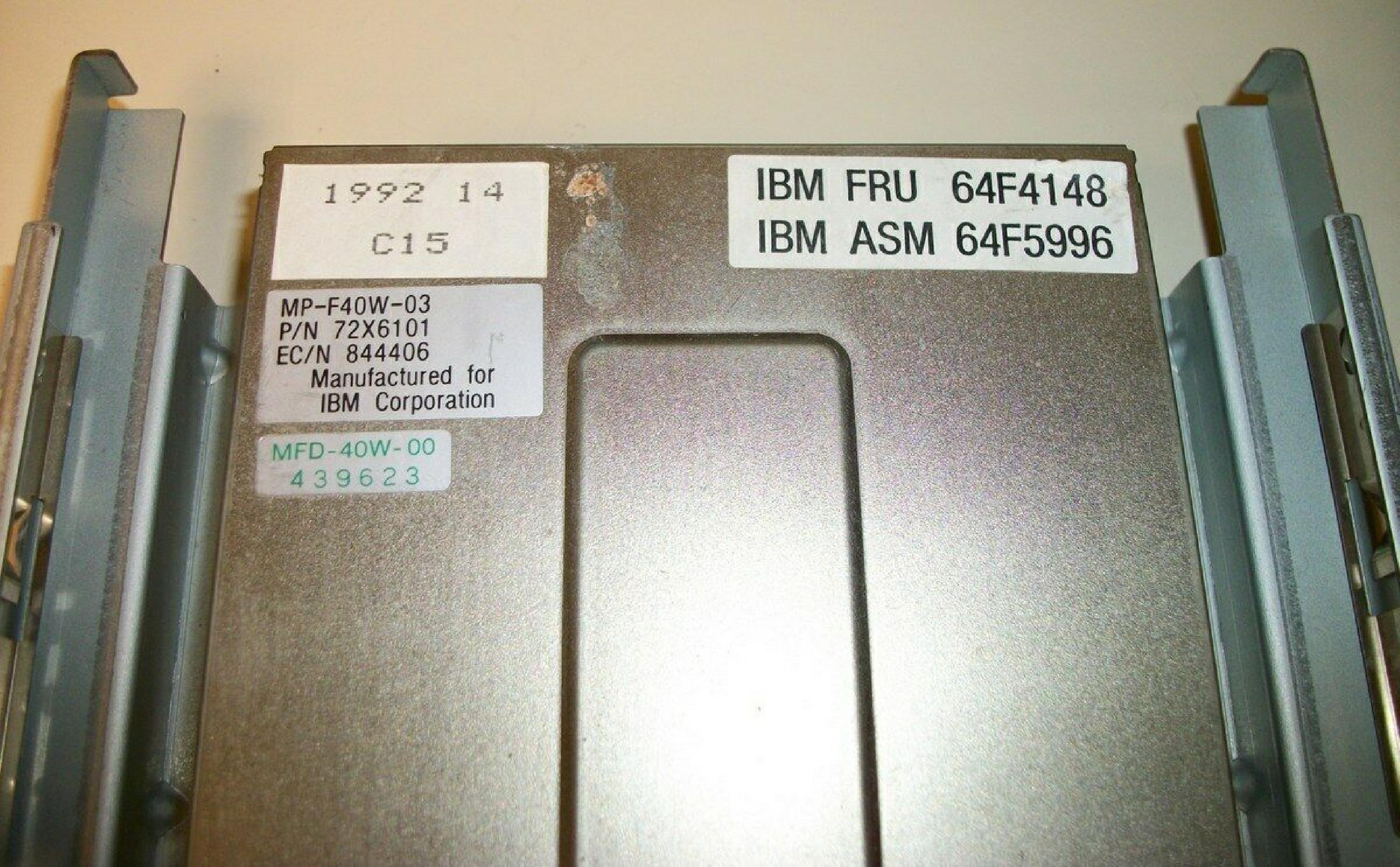 IBM MP-F40W-00 3.5 INCH FLOPPY DRIVE PULLED FROM RS6000 7009-26-05103 & FROM 9556-0BA