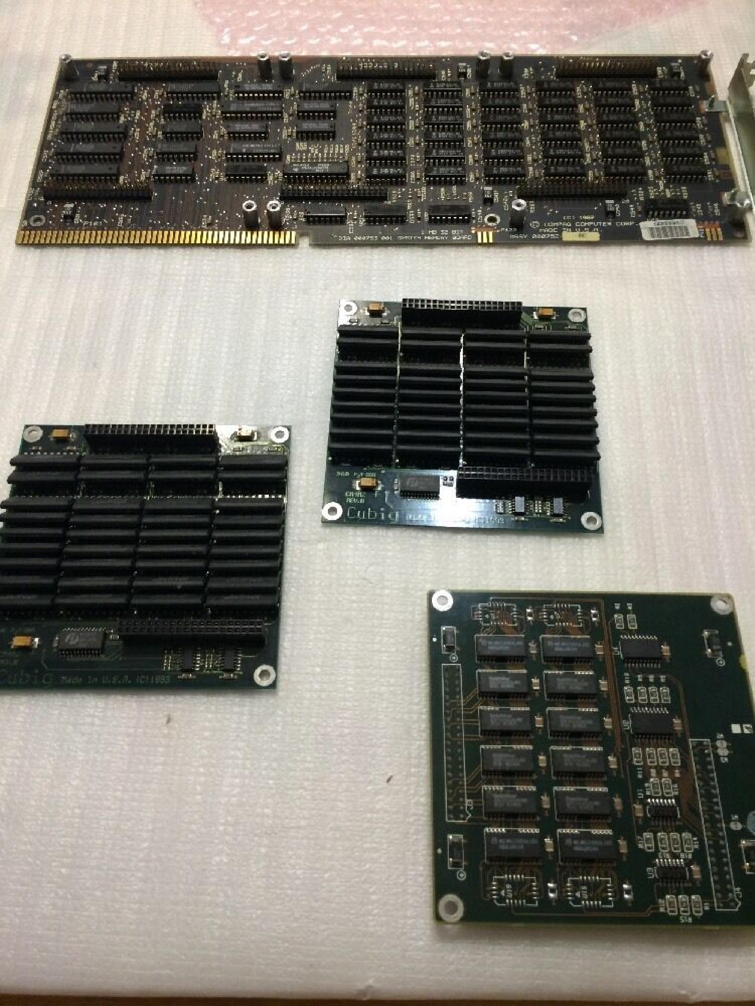 COMPAQ / HEWLETT PACKARD / HP 000754-001 1MB 32 BIT SYSTEM MEMORY BOARD