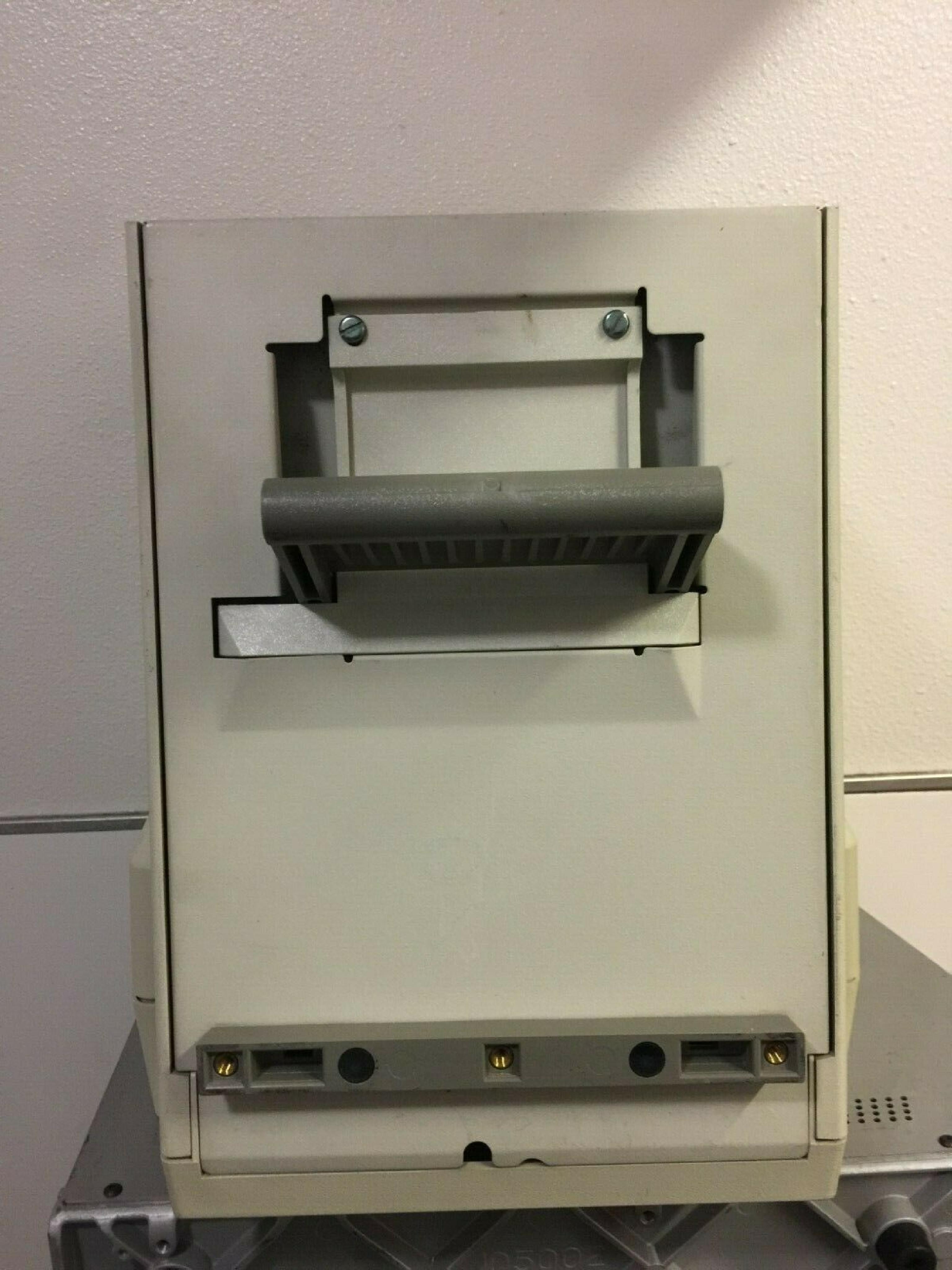 IBM MODEL 25 TERMINAL, POWERS ON