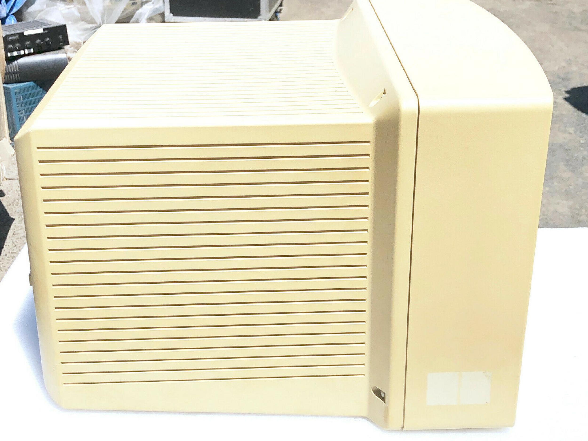 APPLE RGB MONITOR RGB, 13INCH COLOR HIGH RESOLUTION