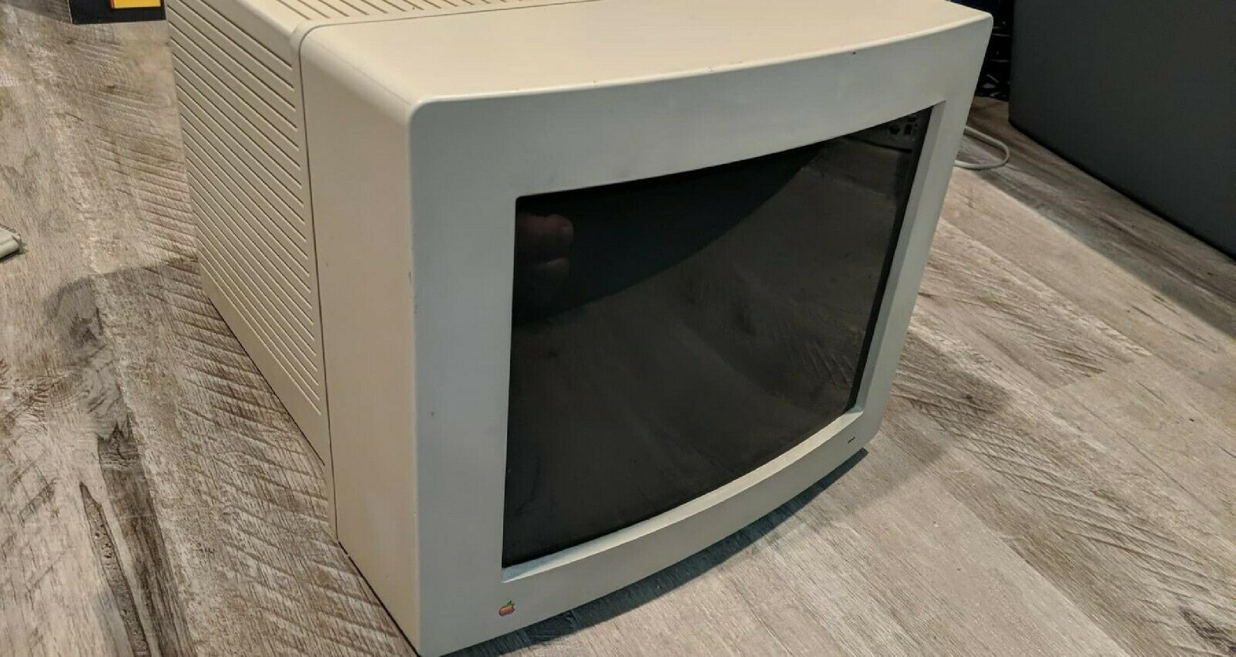 APPLE RGB MONITOR RGB, 13INCH COLOR HIGH RESOLUTION