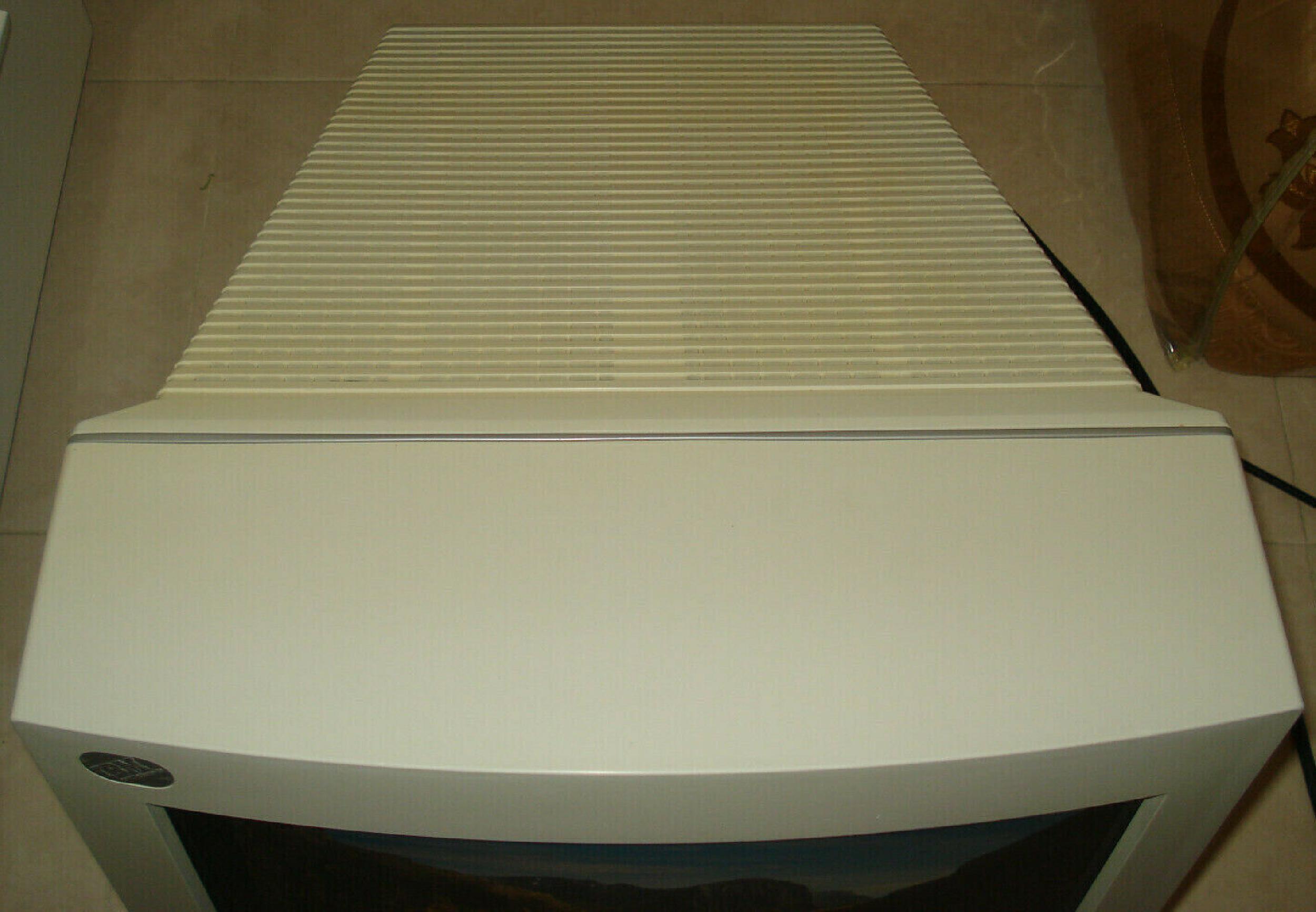 IBM 09G3821 VGA POWER DISPLAY 20, TESTED-DIM, CLEAR PICTURE GOOD PICTURE, YELLOWED CASE SMALL CRACK