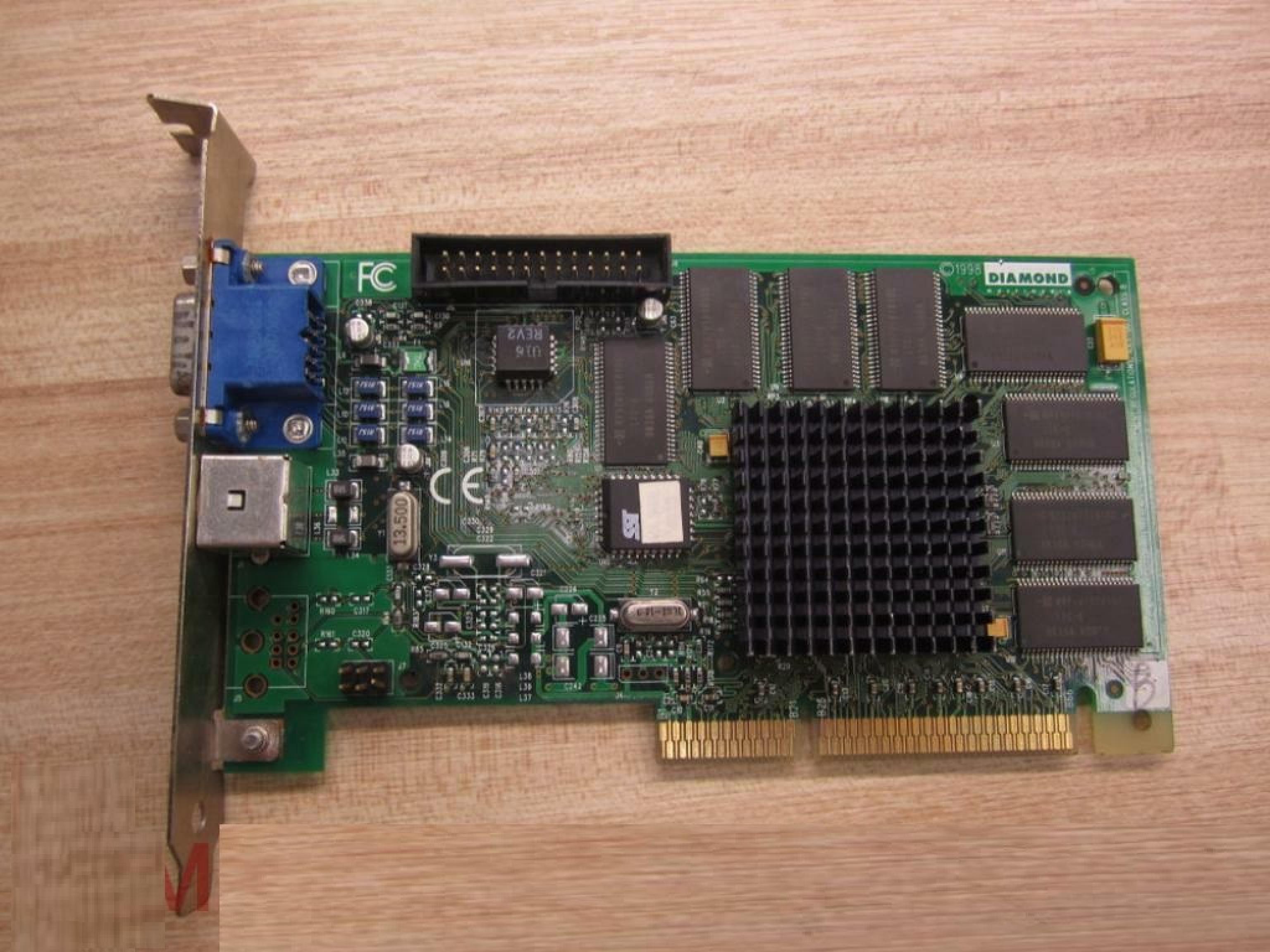 DIAMOND MULTIMEDIA SYSTEMS 23230073-103 DIAMOND VIPER V550 16MB AGP