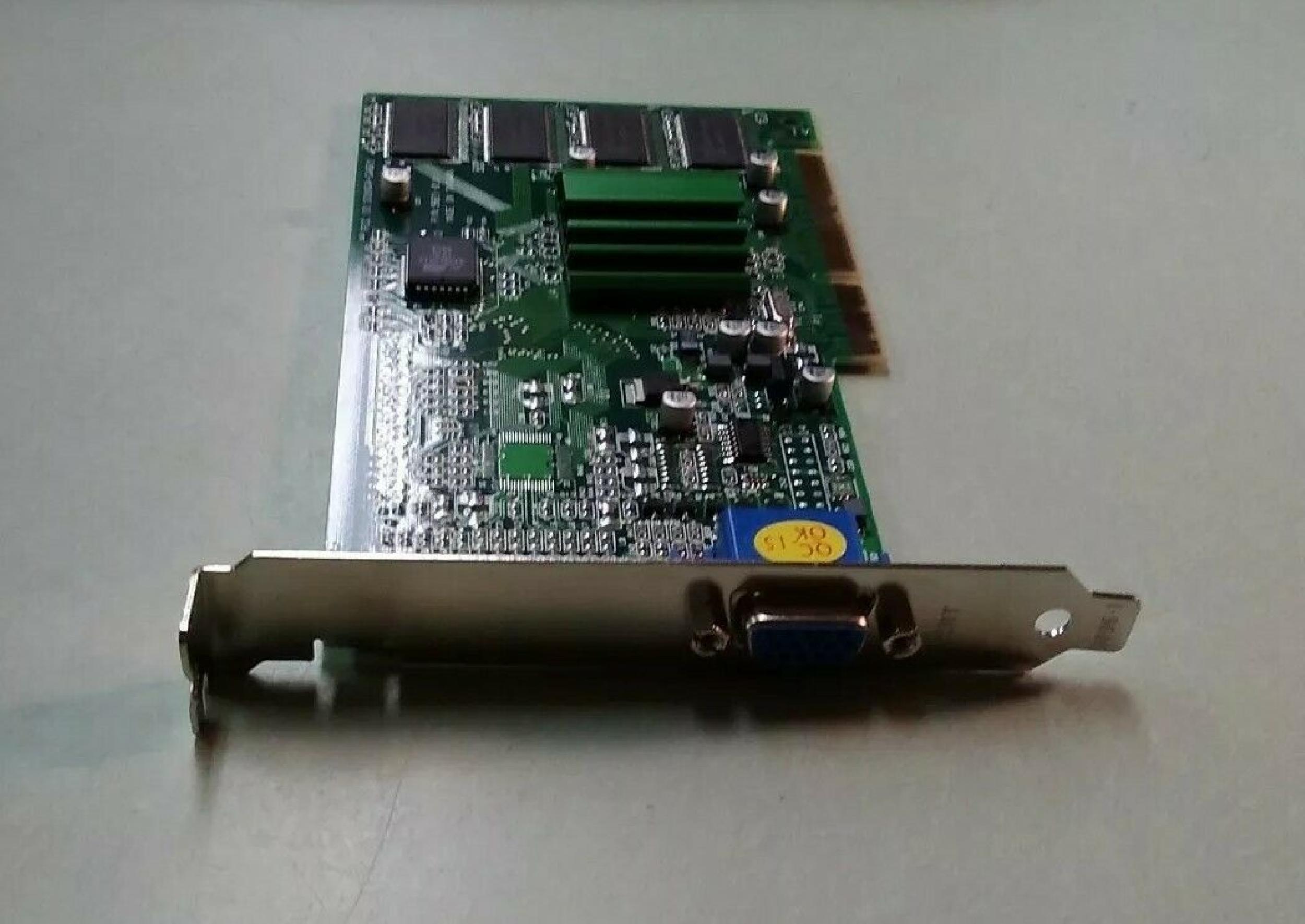 COMPAQ / HEWLETT PACKARD / HP 128244-001 SAVAGE 4 AGP 8MB VIDEO CARD