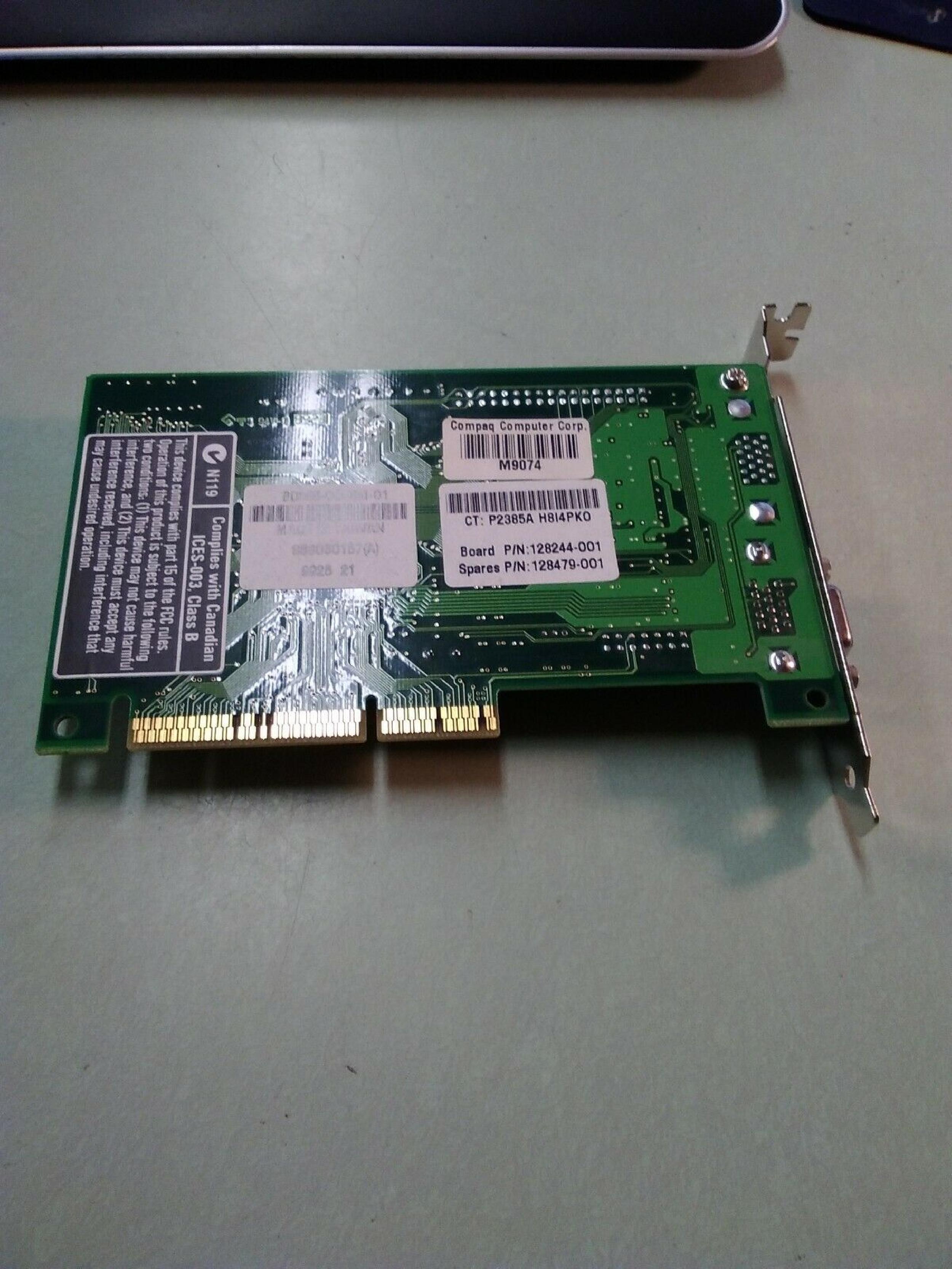 COMPAQ / HEWLETT PACKARD / HP 128244-001 SAVAGE 4 AGP 8MB VIDEO CARD