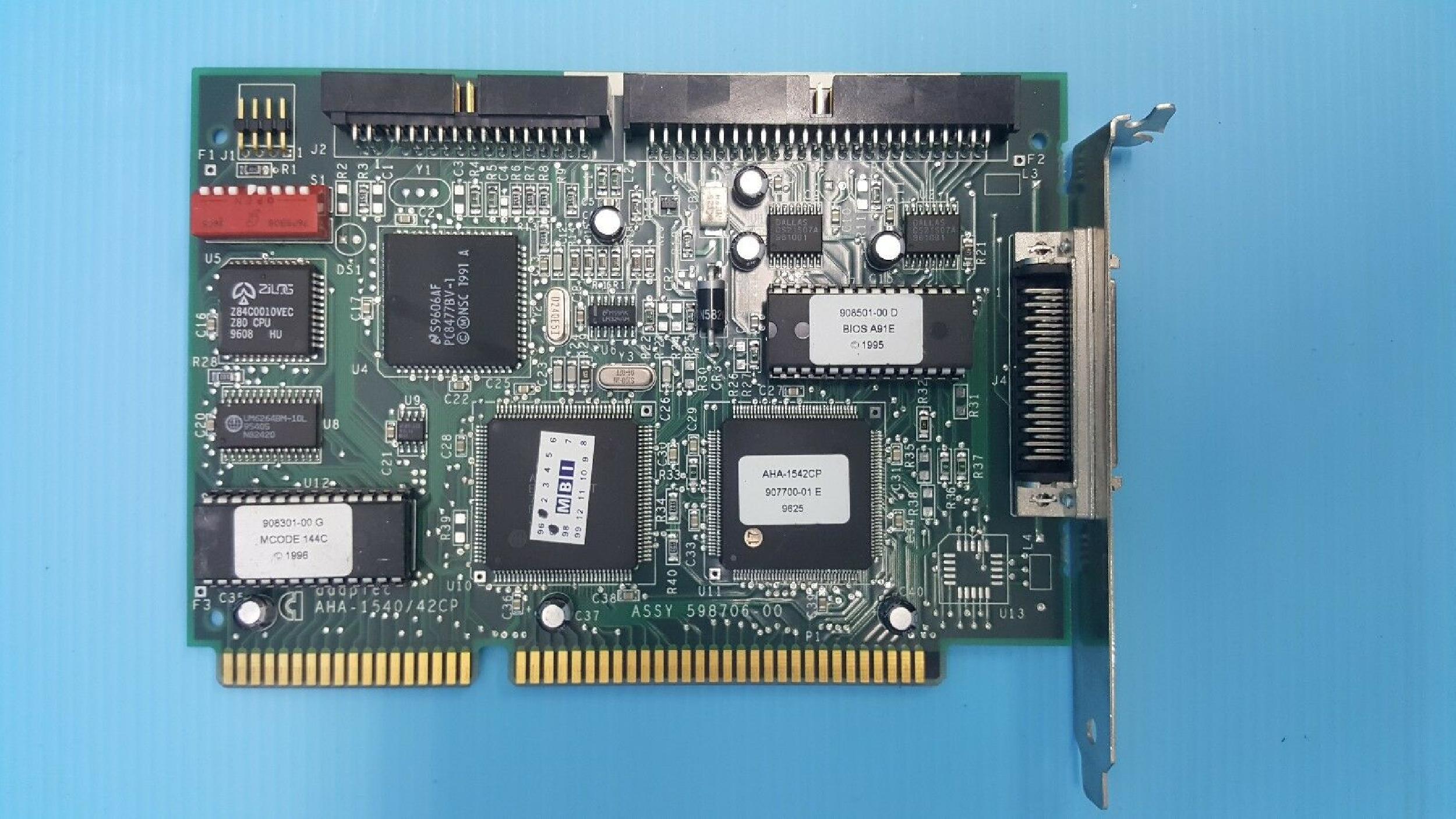 ADAPTEC AHA-1540/42CP ISA SCSI CARD INTERNAL 50 PIN NARROW & FD EXTERNAL 50 PIN HD