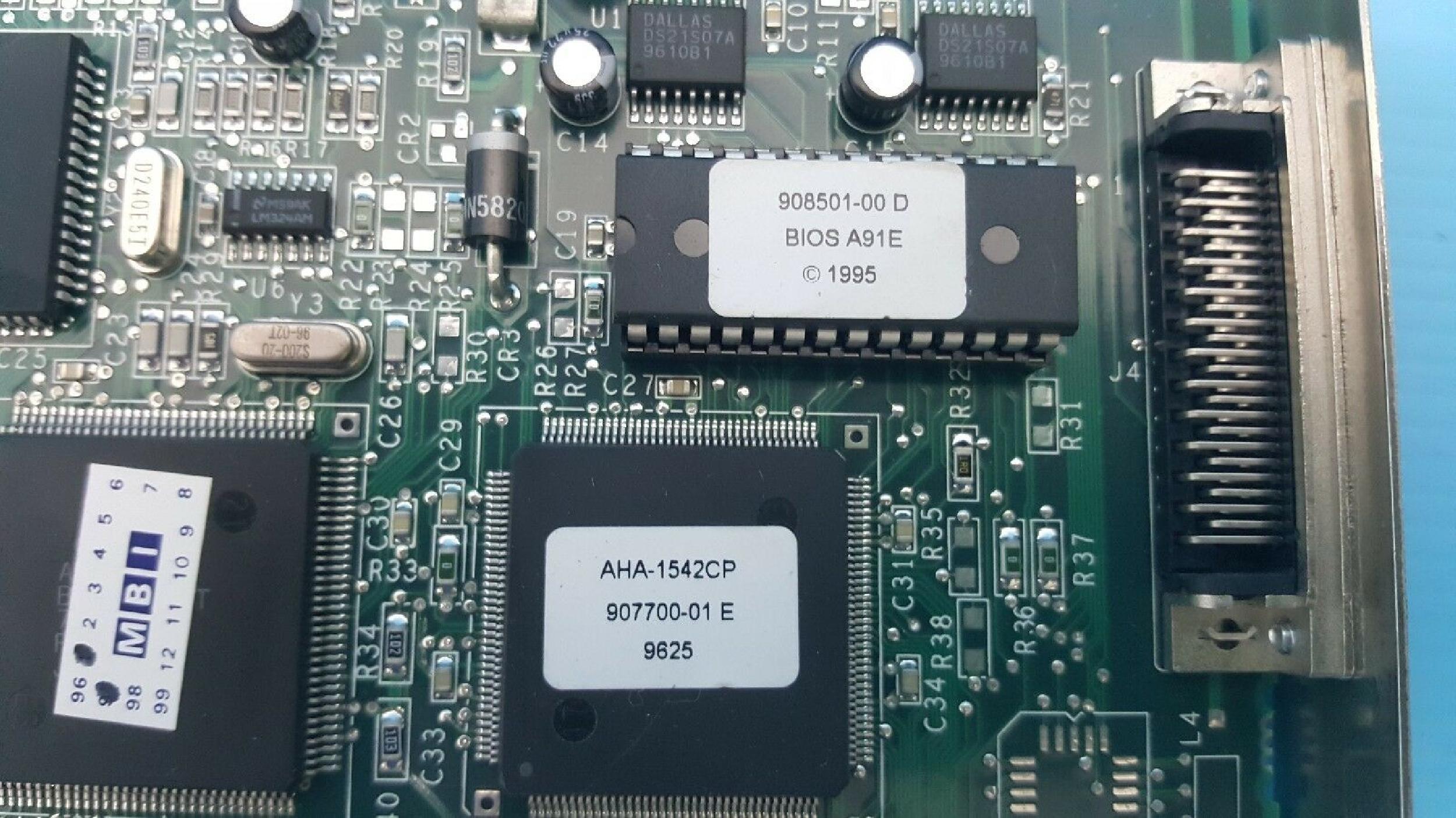 ADAPTEC AHA-1540/42CP ISA SCSI CARD INTERNAL 50 PIN NARROW & FD EXTERNAL 50 PIN HD