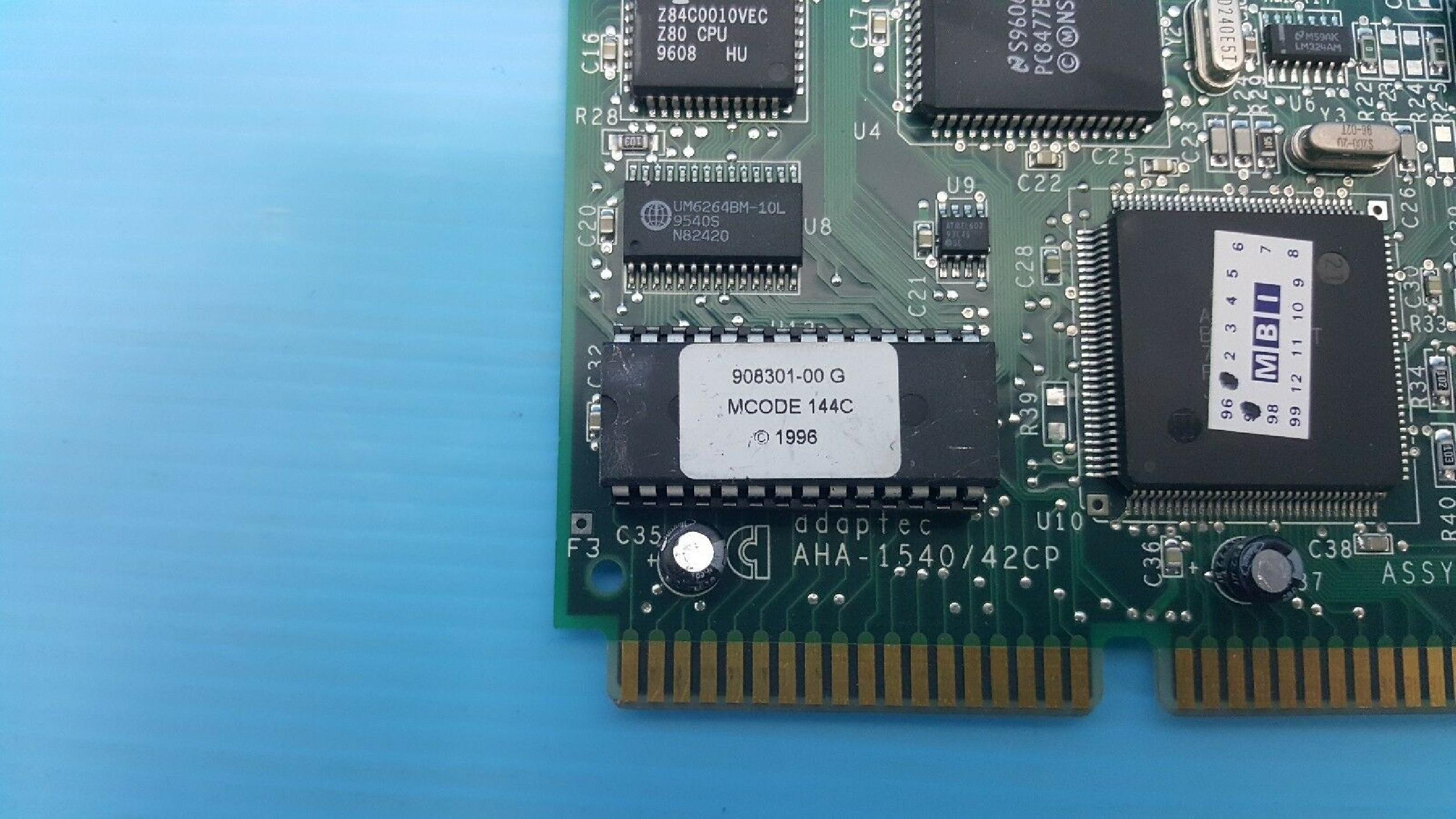 ADAPTEC AHA-1540/42CP ISA SCSI CARD INTERNAL 50 PIN NARROW & FD EXTERNAL 50 PIN HD