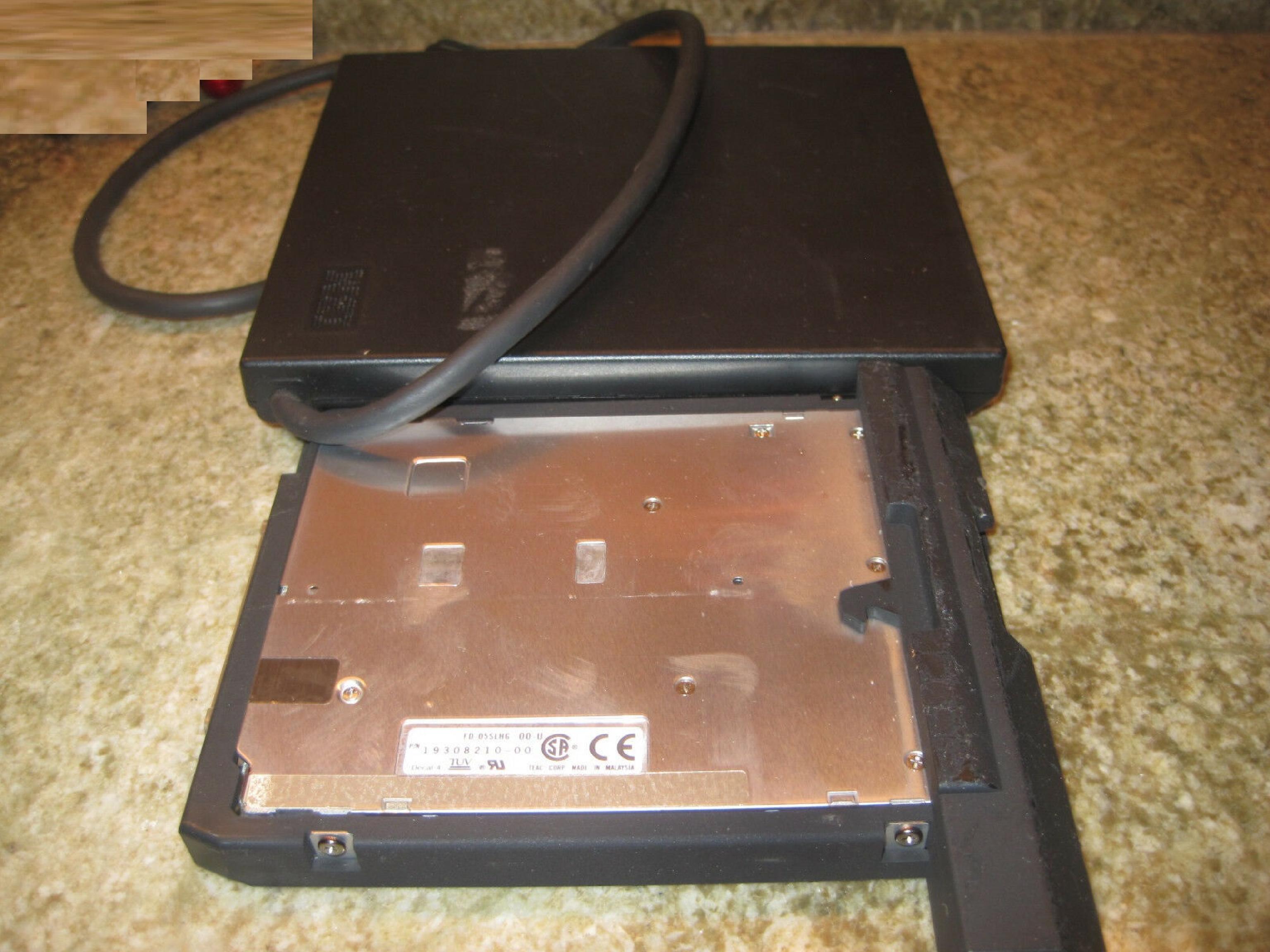 IBM 05K8804 THINKPAD FLOPPY FITS EXTERNAL CASE AND INTERNAL BAY 1.44 DRIVE ASSEMBLY