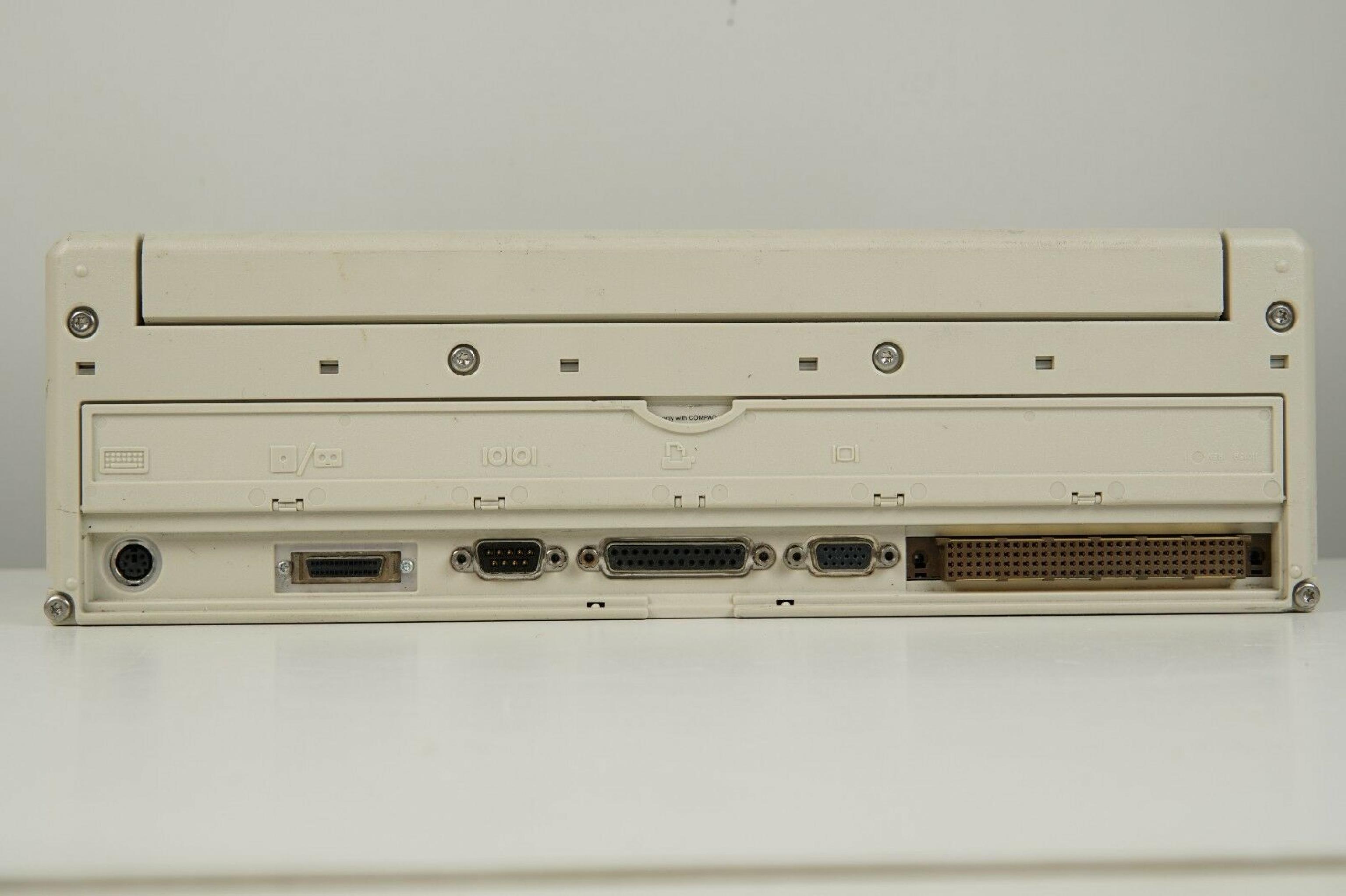 COMPAQ / HEWLETT PACKARD / HP 386S/20 DESKPRO 386S/20 COMPUTER