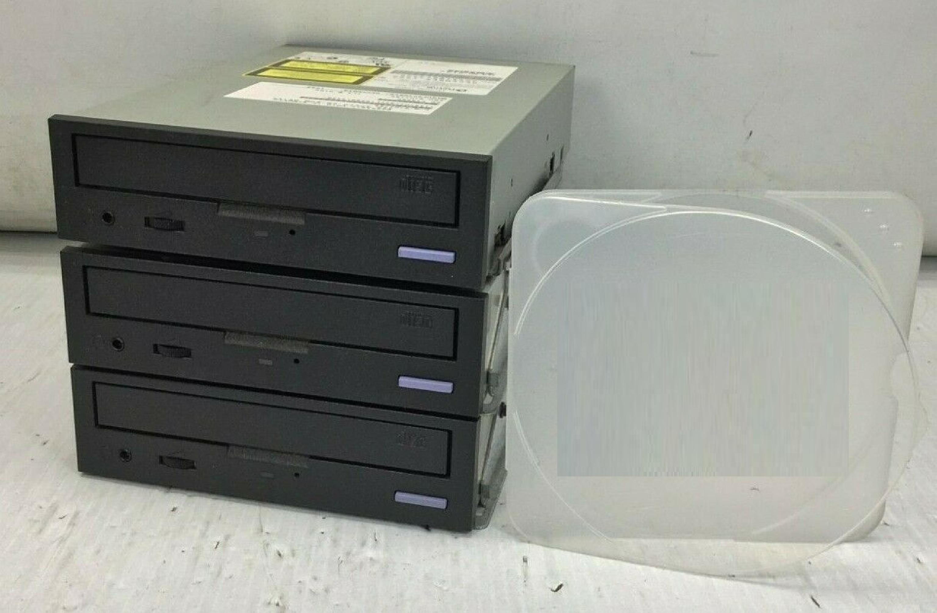 IBM 97H7796 32X SCSI CD ROM 68 PIN WHITE BEZEL