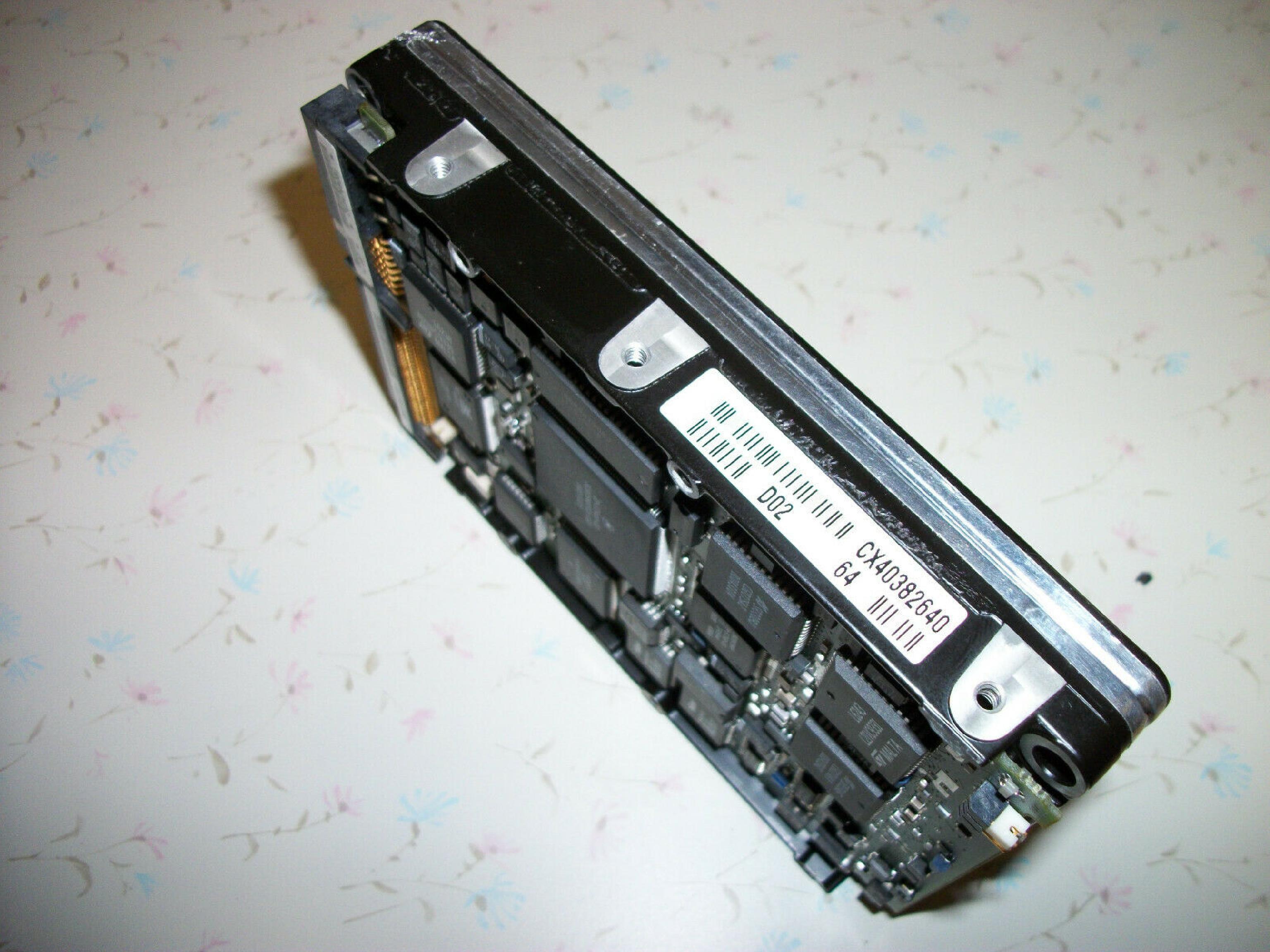 DEC / DIGITAL EQUIPMENT CORPORATION / NCR DSP3107L HARD DISK PULLED FROM SYSTEM 3300 DRIVE