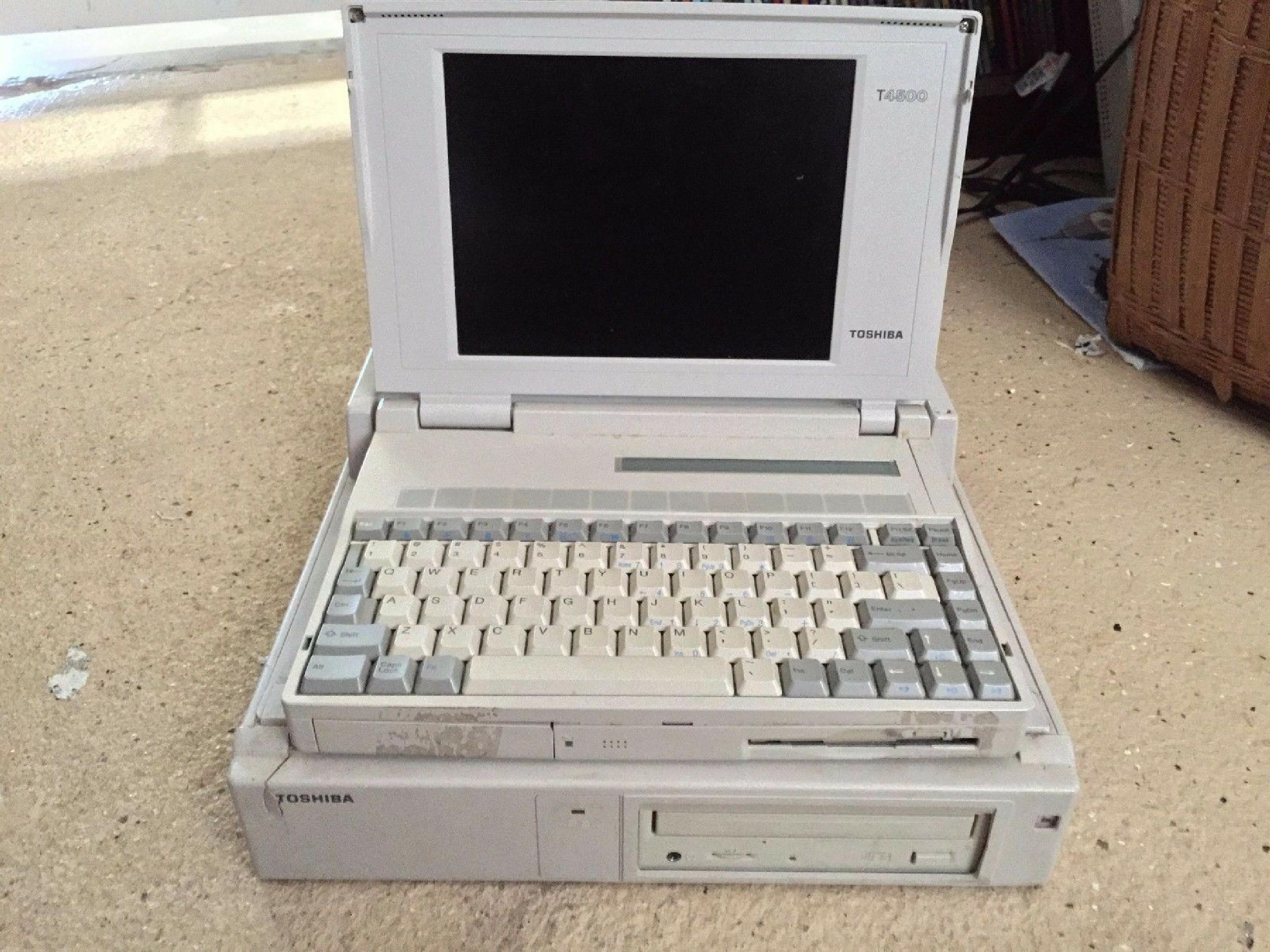 TOSHIBA PA2701U DESK STATION IV