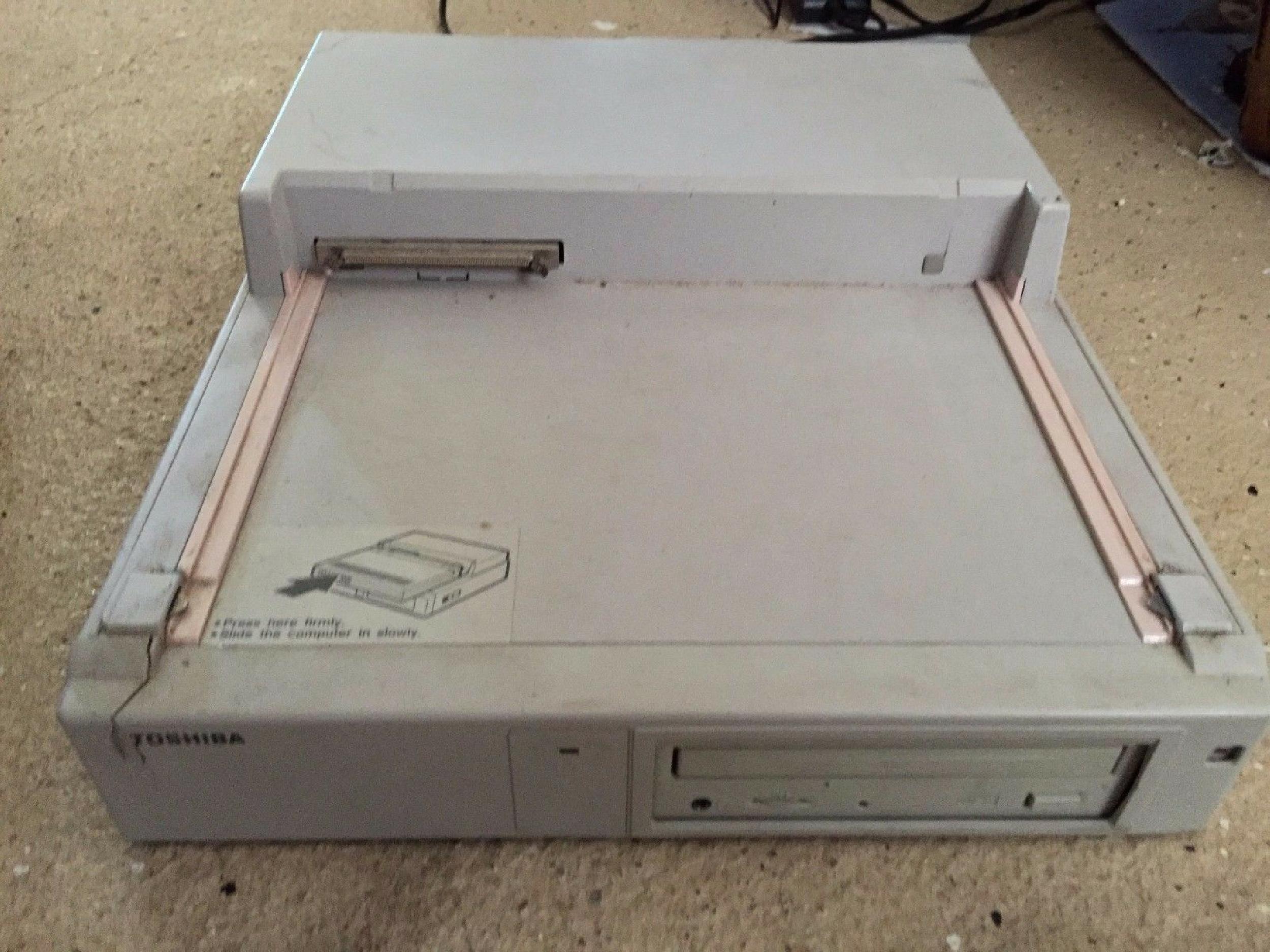 TOSHIBA PA2701U DESK STATION IV