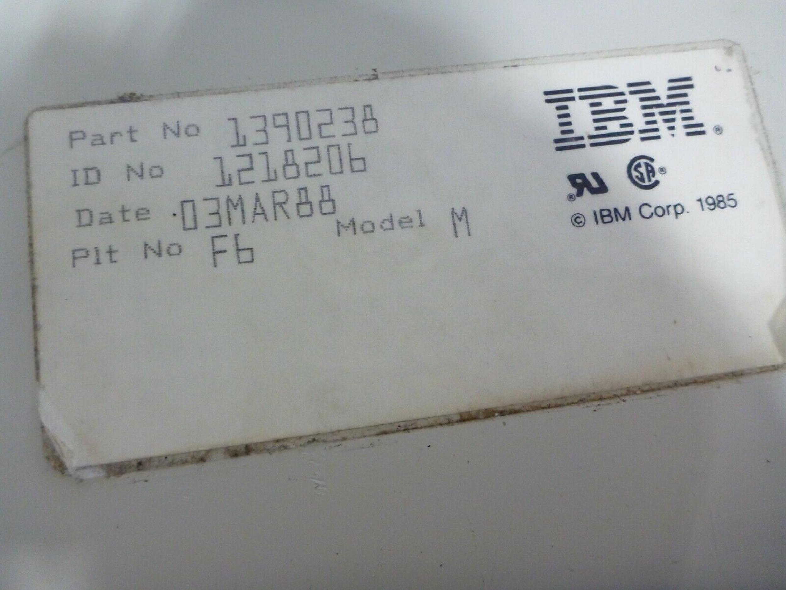 IBM 1390238 3191 122 KEY KEYBOARD