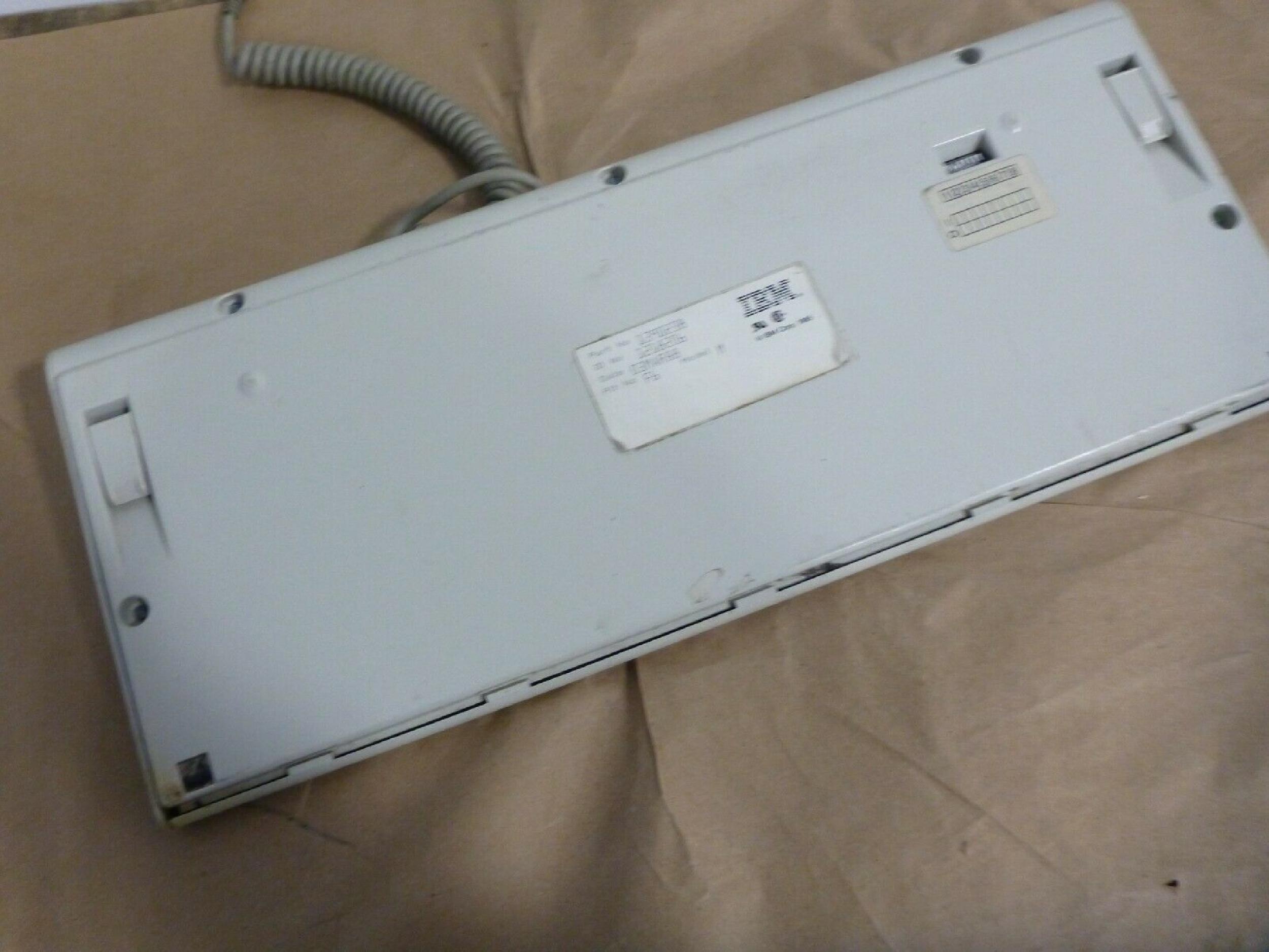 IBM 1390238 3191 122 KEY KEYBOARD