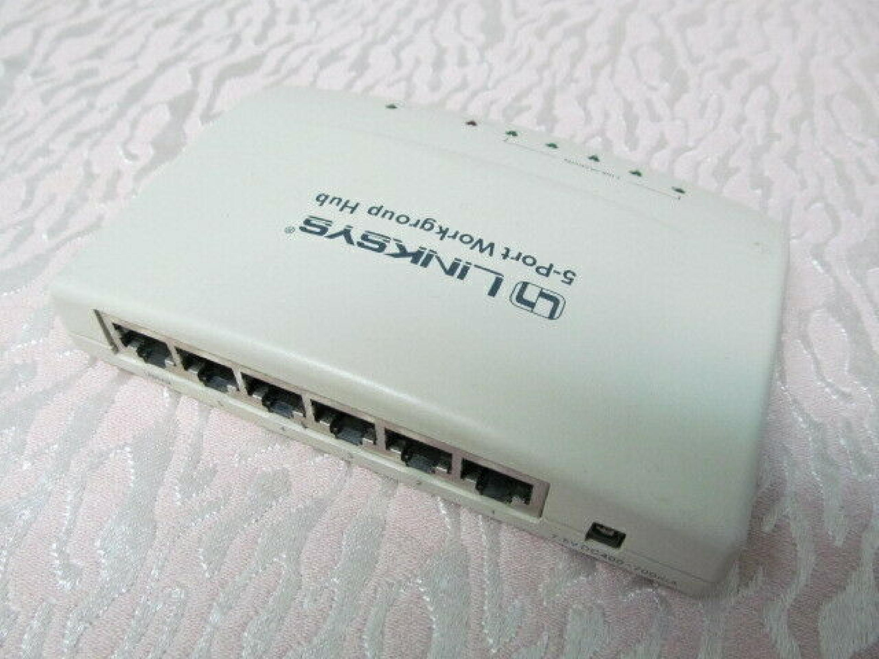 LINKSYS EW5HUB ETHERNET 5-PORT WORKGROUP HUB WITH POWER SUPPLY