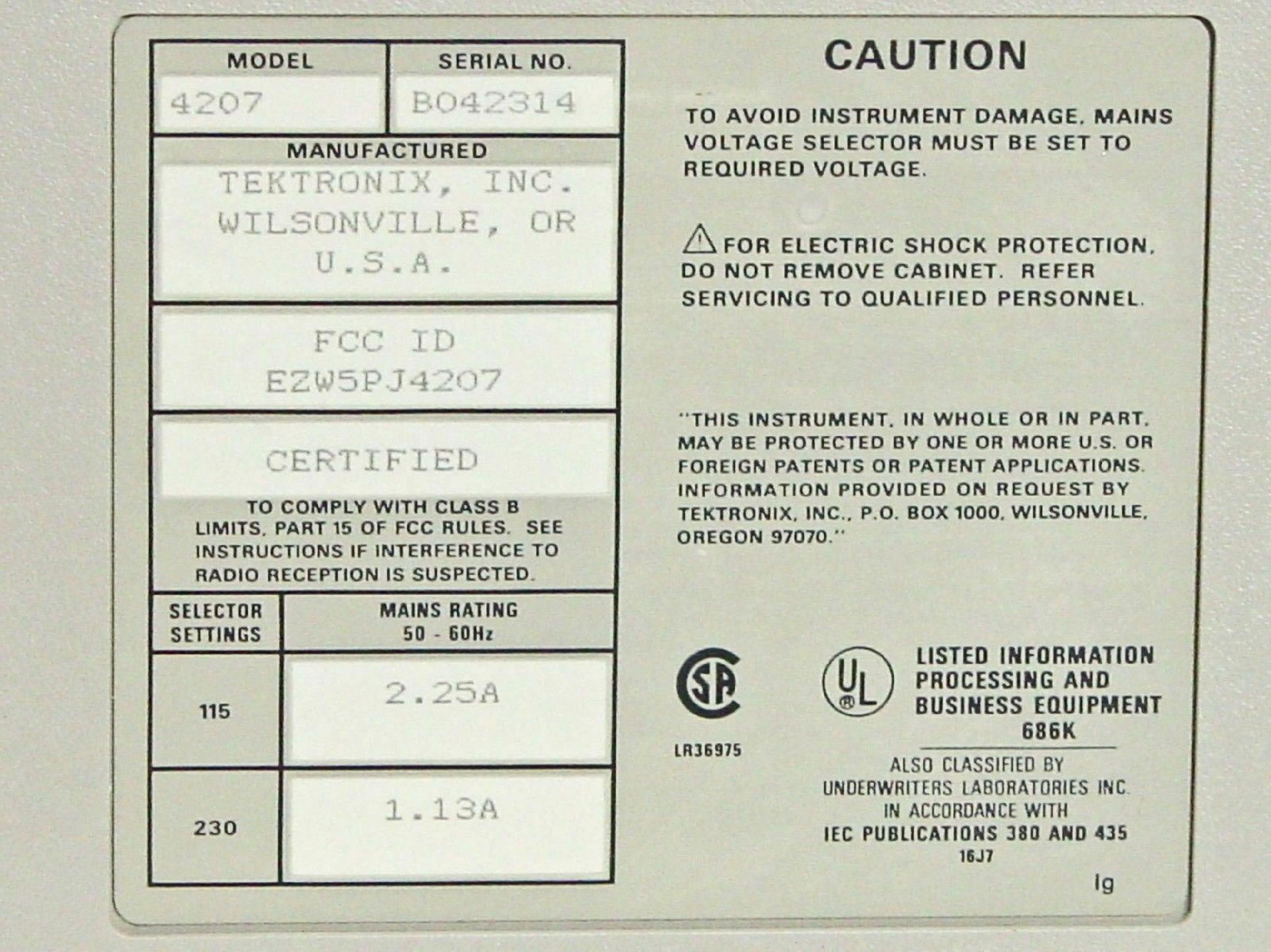 TEKTRONIX 4207 COLOR TERMINAL WITH KEYBOARD MOUSE & DOCS COMPLETE IN ORIGINAL BOX ONLY 3 BUTTON FOR 4207