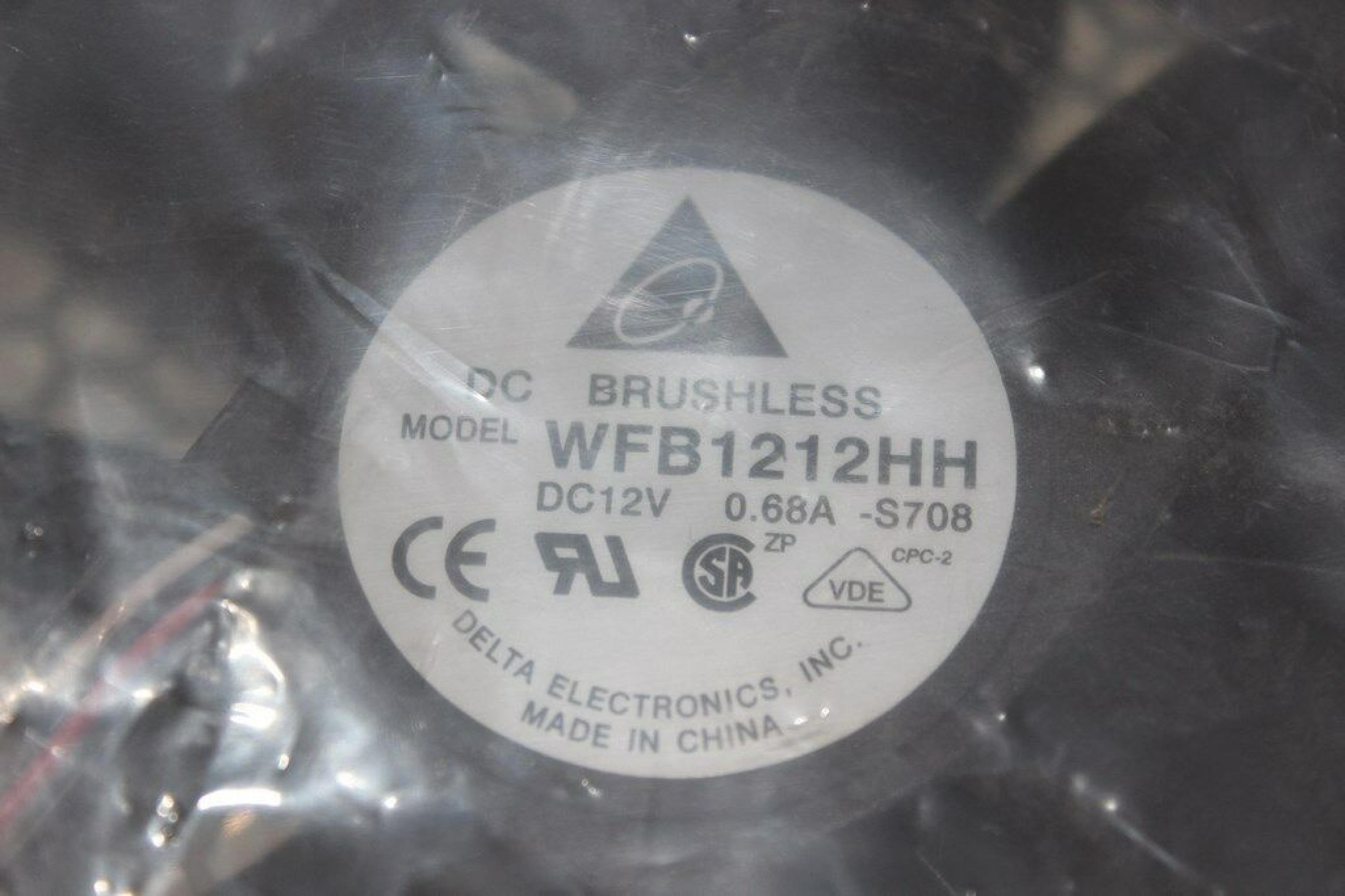 DELTA ELECTRONICS INC / IBM WFB1212HH 12VDC FAN ASSEMBLY .68A,120MM X 120MM 25MM, 6PIN CONNECTOR 3 WIRE XSERIES 8682 12V 0.68A UNIT WITH TRAY 19K8815****120 MM