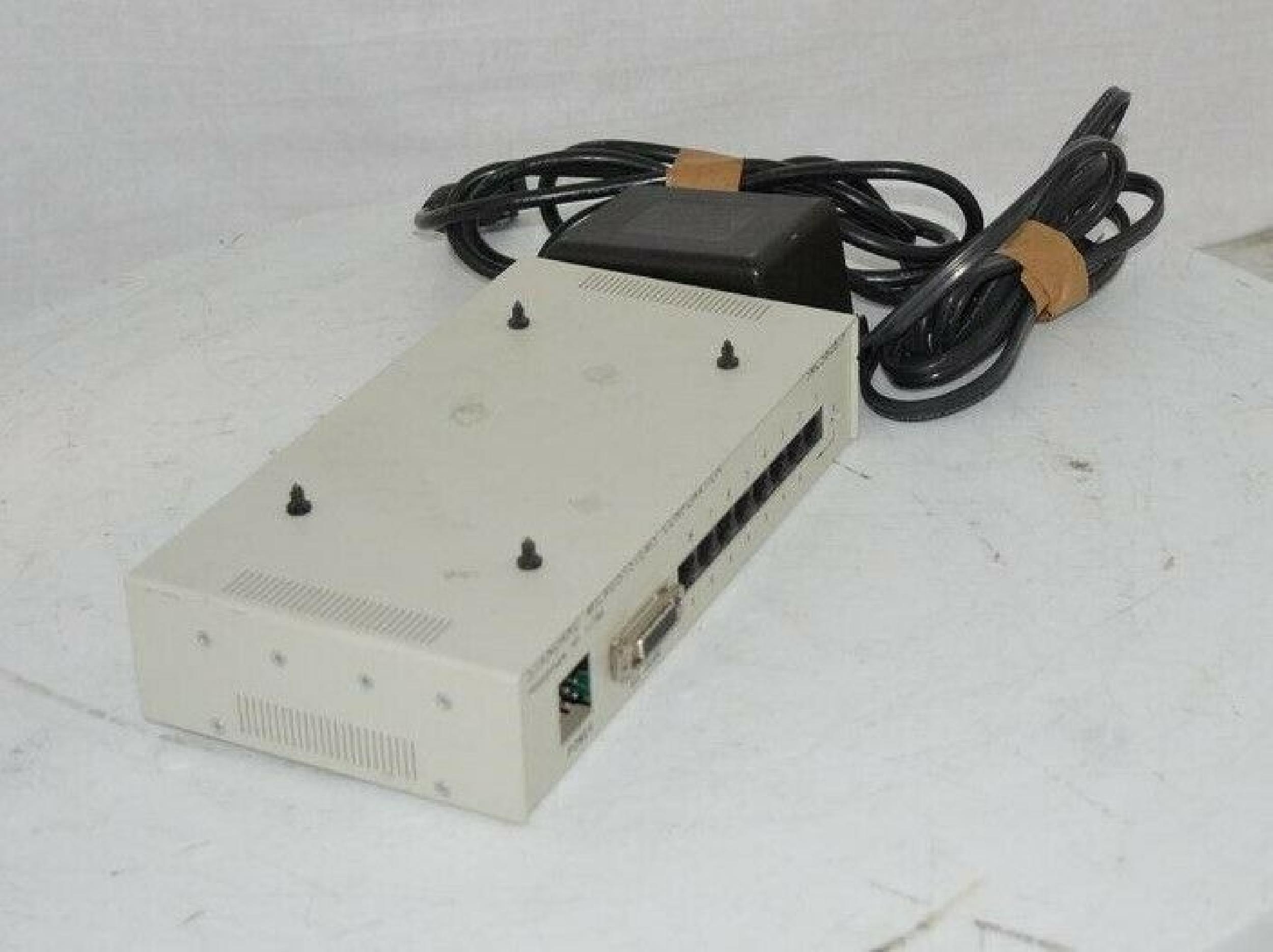 SMC / STANDARD MICROSYSTEMS CORPORATION 720.203 10BT CONCENTRATOR HUB 8 RJ45 1 AUI WITH SUPPLY